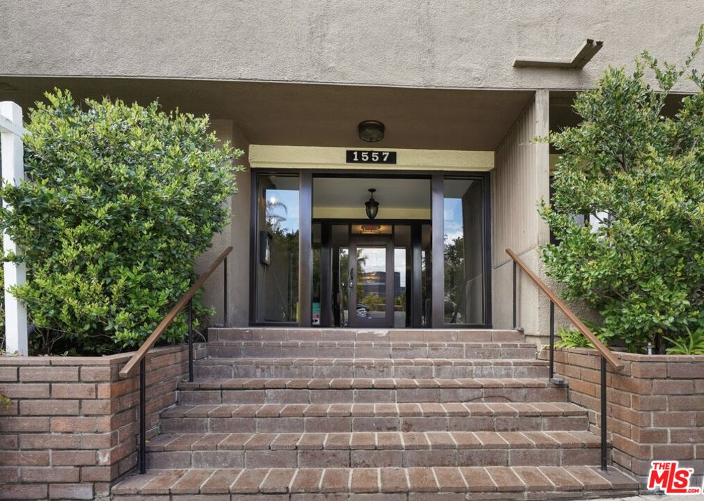 1557 S Beverly Glen Blvd Unit: 310