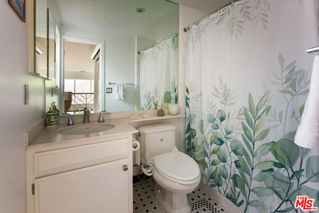 1557 S Beverly Glen Blvd Unit: 310