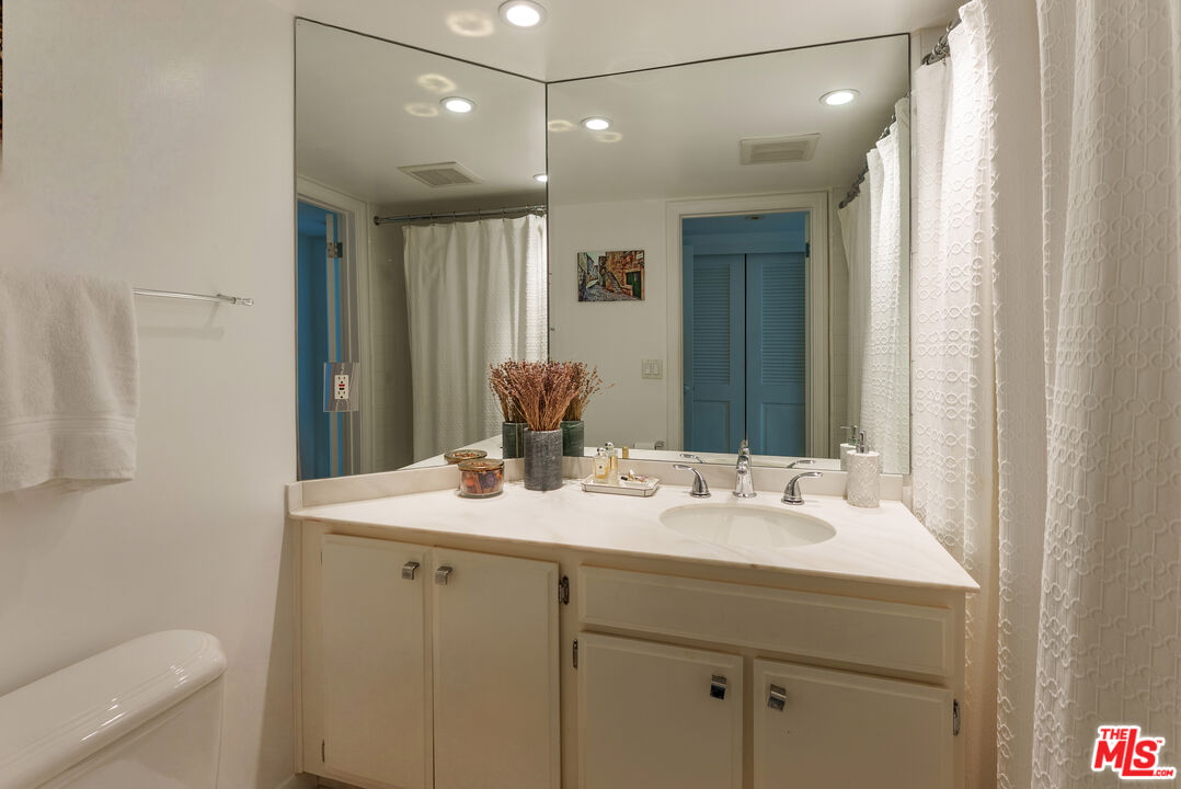 1557 S Beverly Glen Blvd Unit: 310
