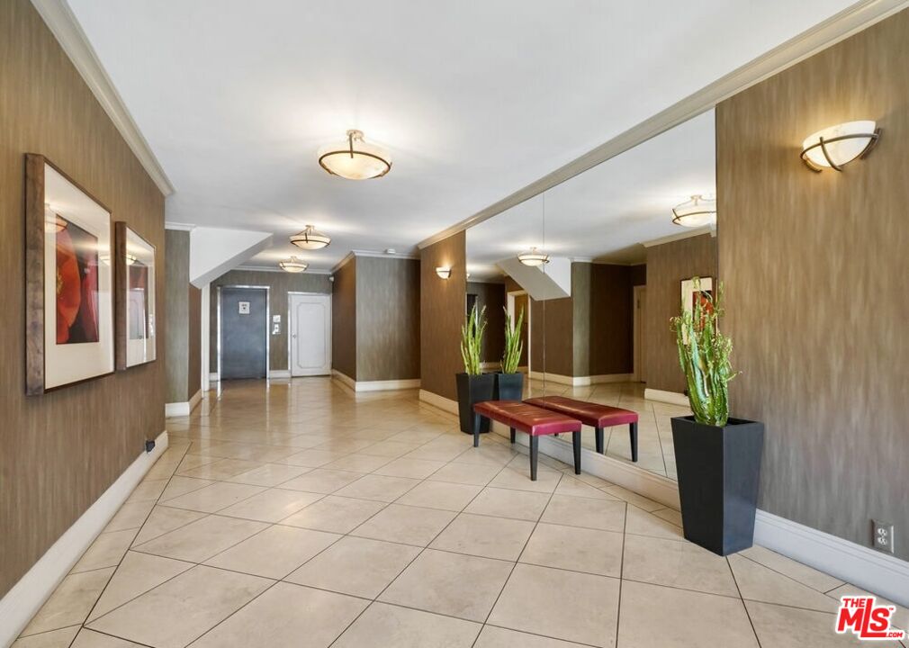 1557 S Beverly Glen Blvd Unit: 310