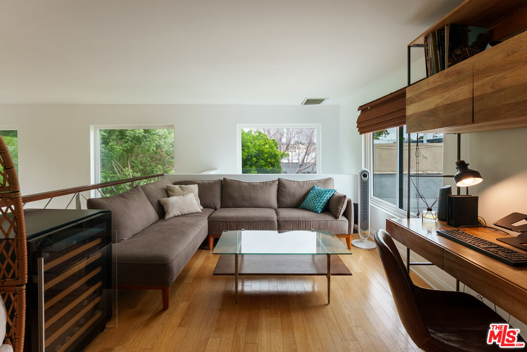1557 S Beverly Glen Blvd Unit: 310