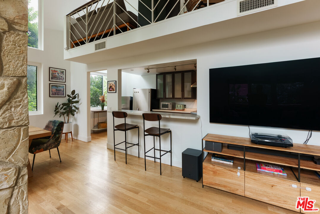 1557 S Beverly Glen Blvd Unit: 310