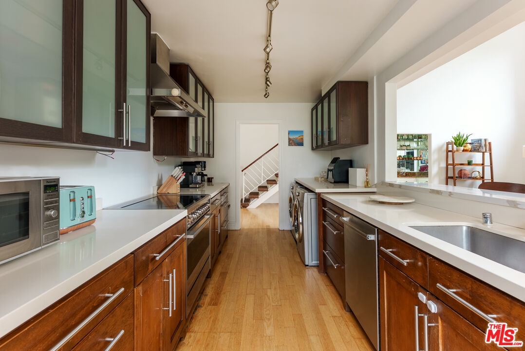 1557 S Beverly Glen Blvd Unit: 310