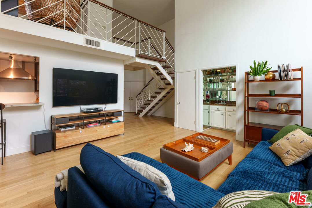 1557 S Beverly Glen Blvd Unit: 310