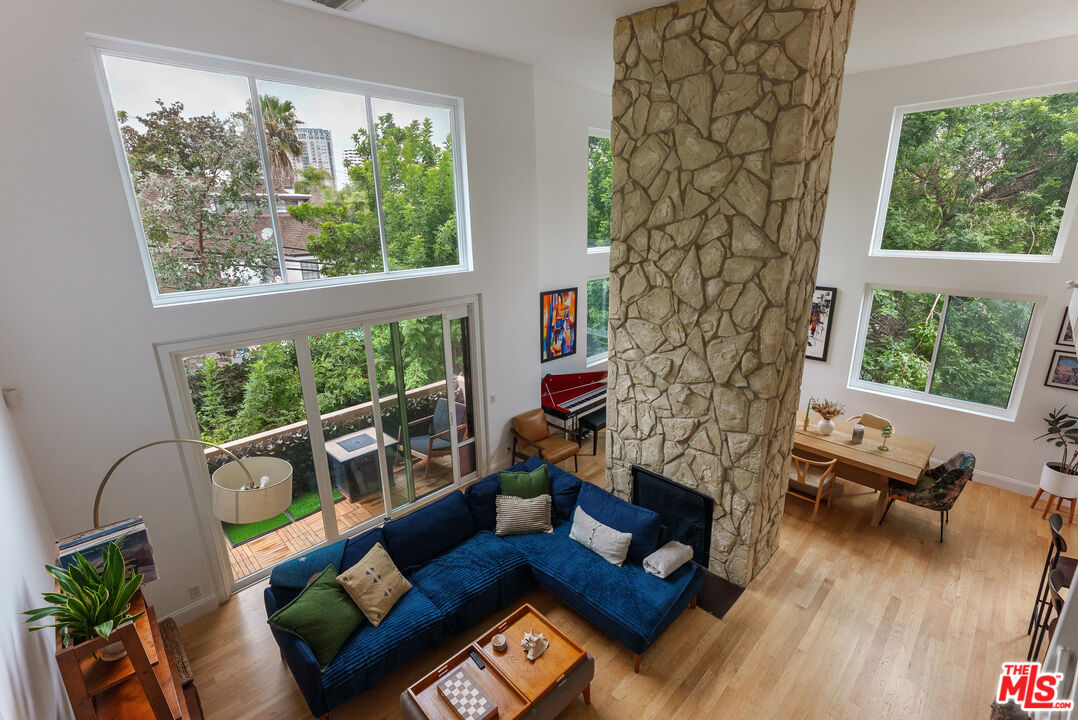 1557 S Beverly Glen Blvd Unit: 310
