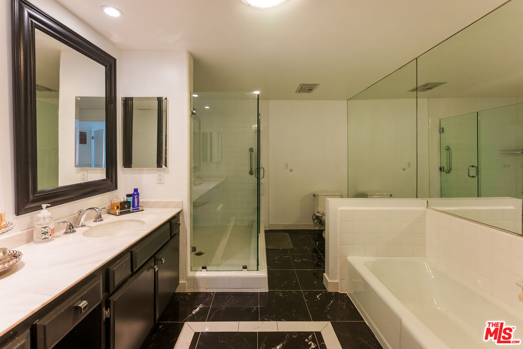 1557 S Beverly Glen Blvd Unit: 310