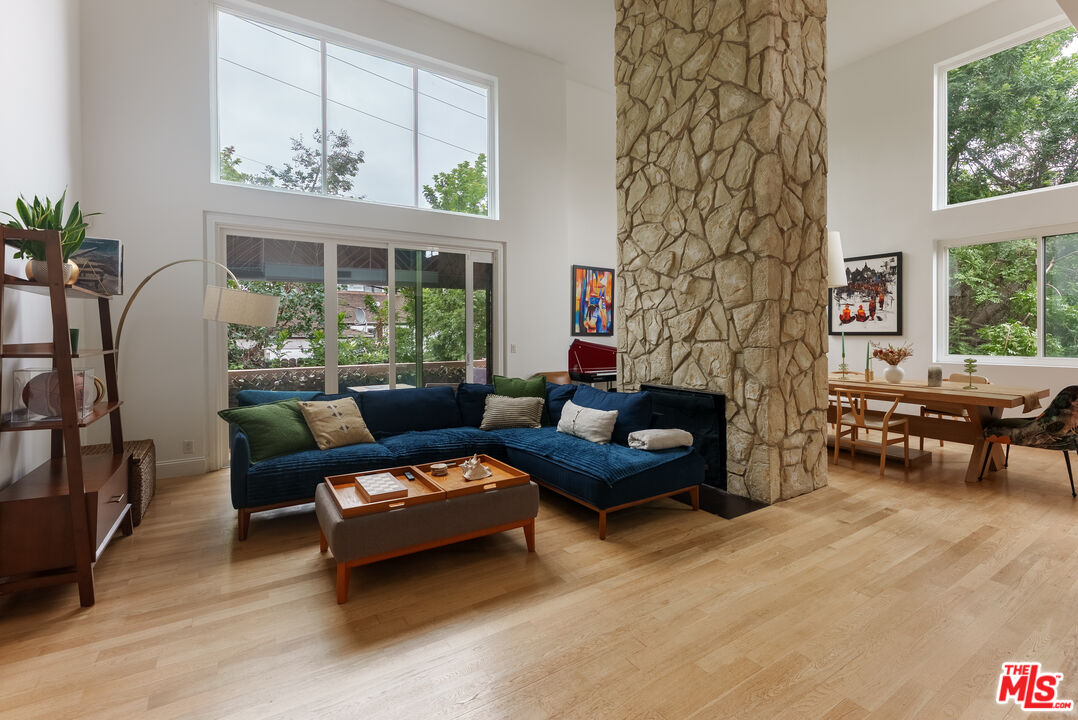 1557 S Beverly Glen Blvd Unit: 310