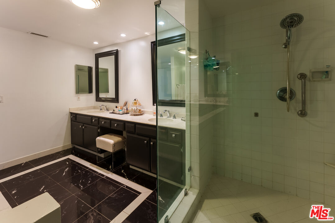 1557 S Beverly Glen Blvd Unit: 310
