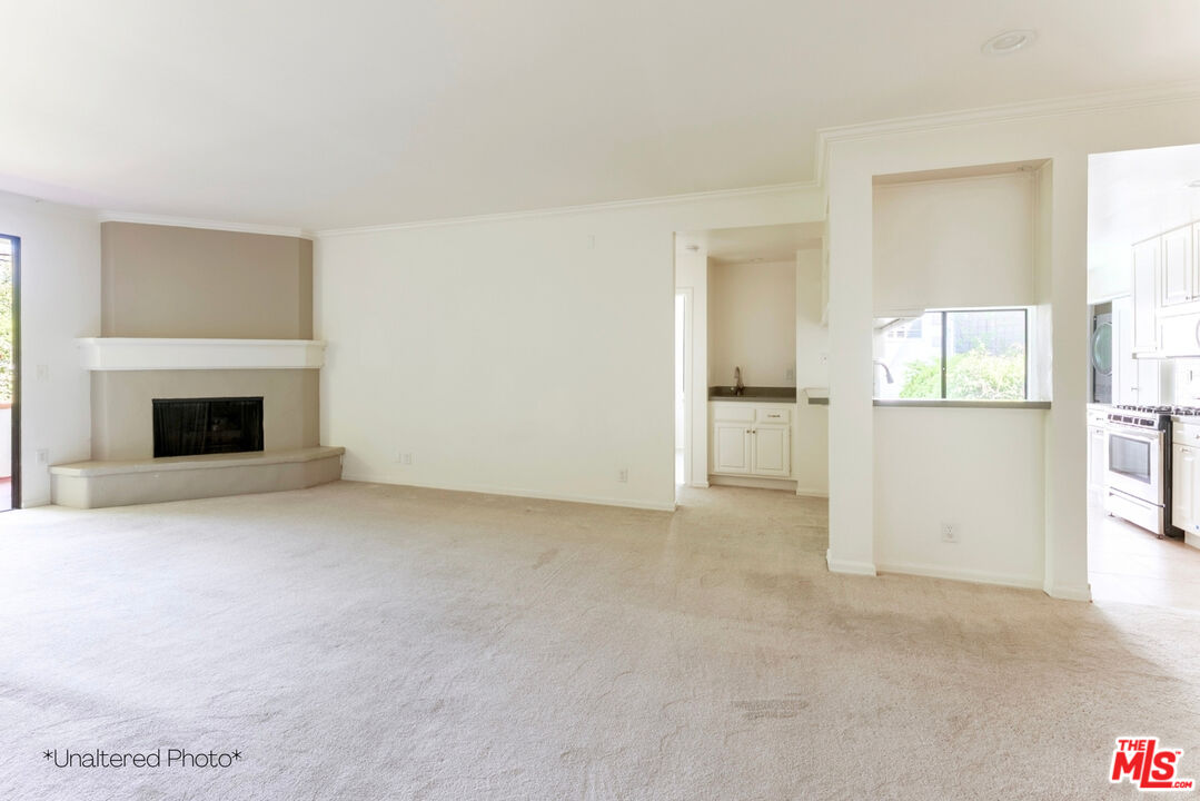 11755 Montana Ave Unit: 208