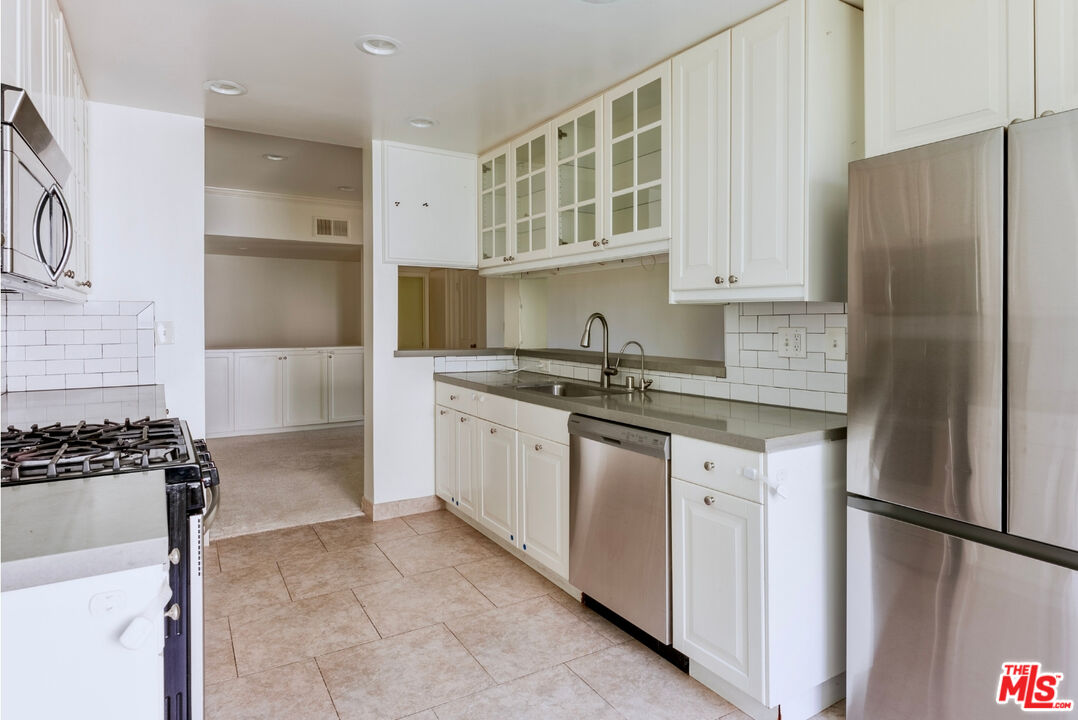 11755 Montana Ave Unit: 208