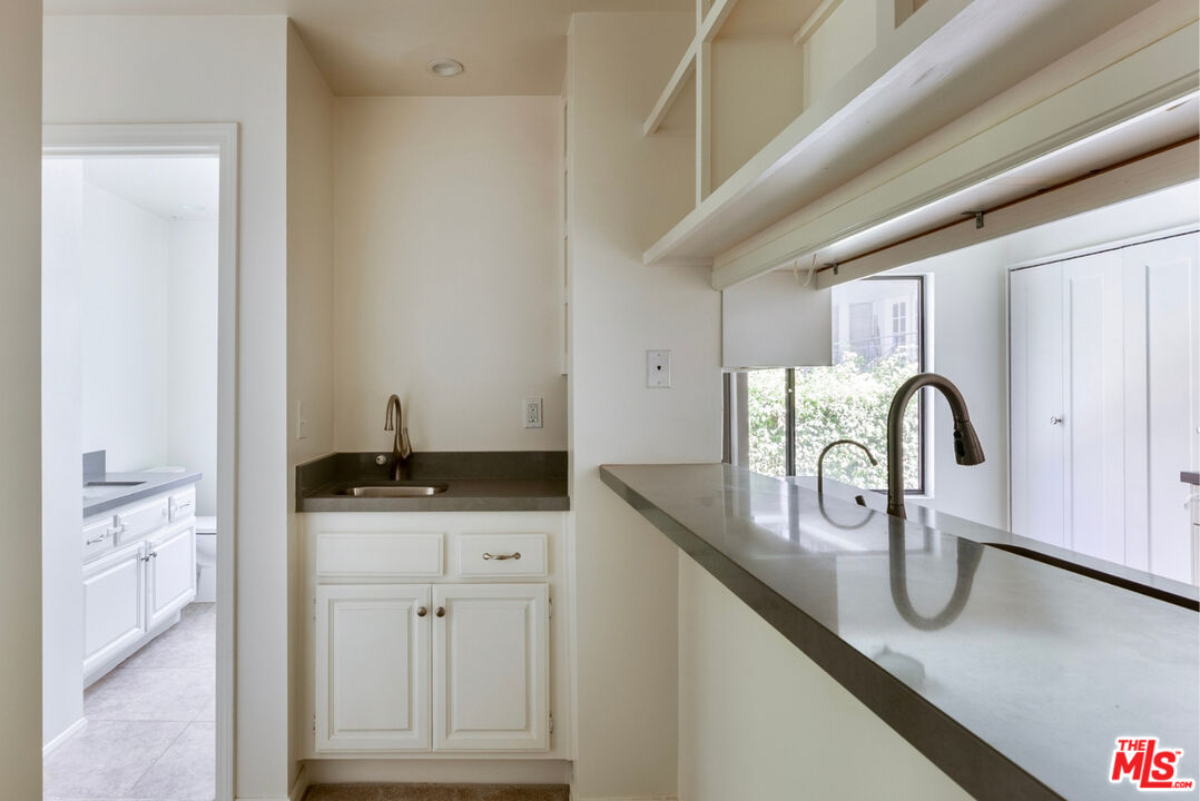 11755 Montana Ave Unit: 208