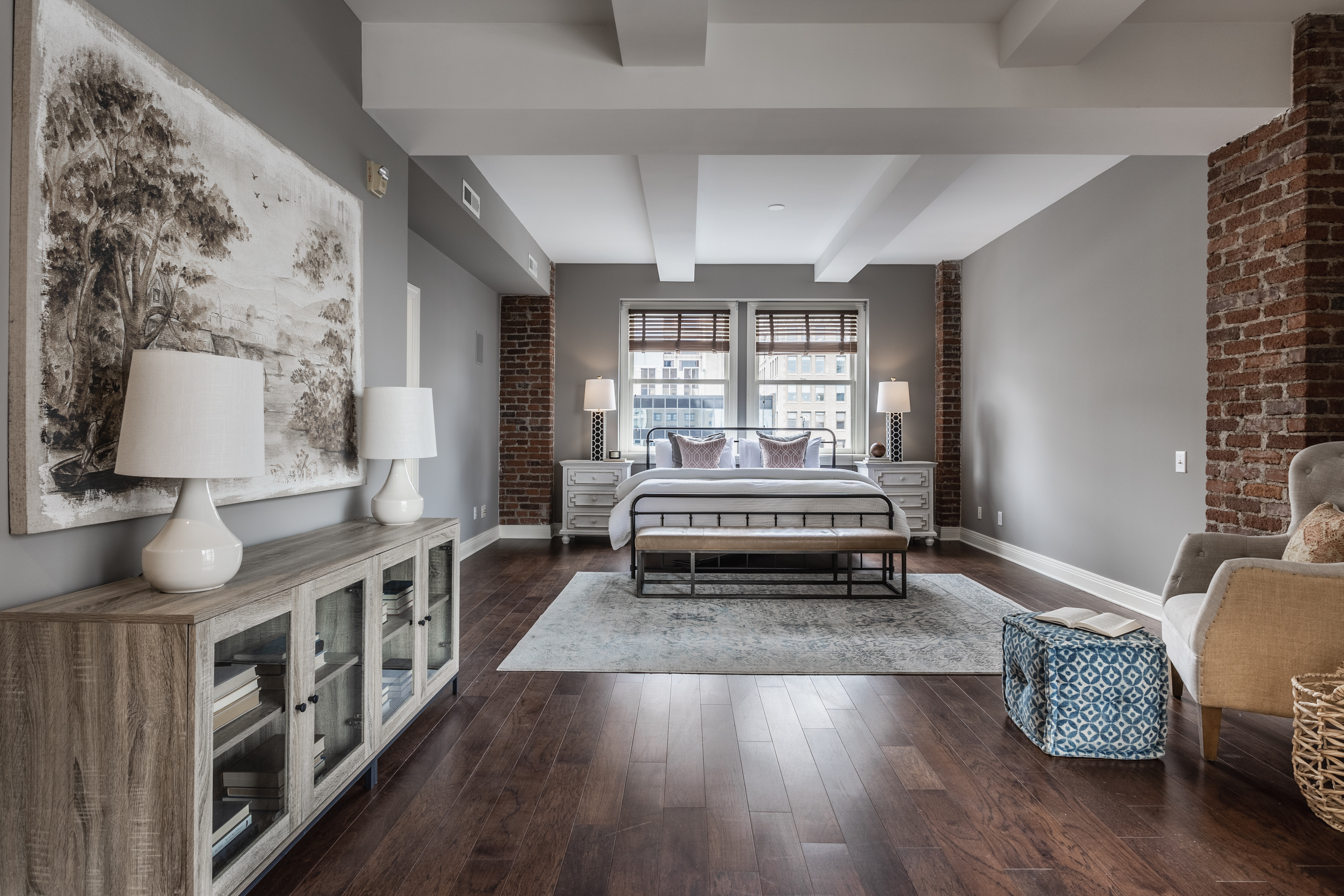 110 E Washington St. #900 Unit: 900