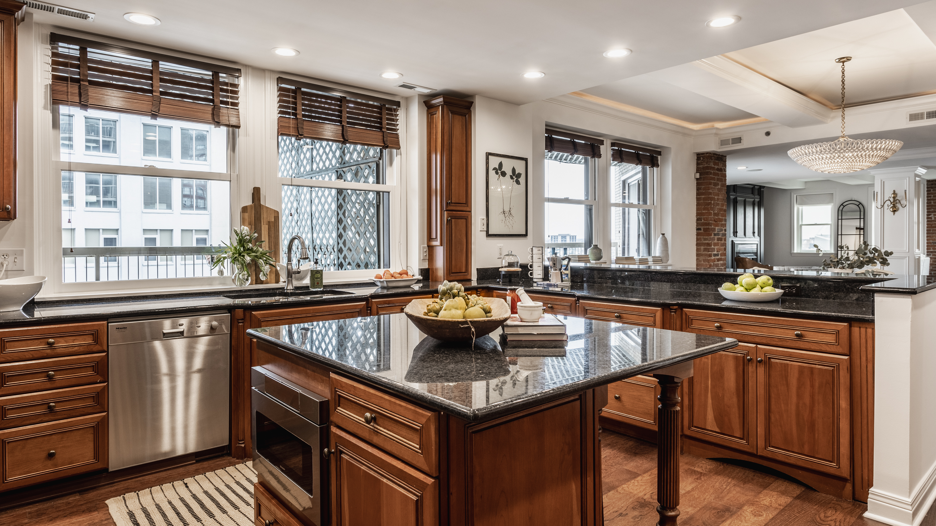 110 E Washington St. #900 Unit: 900