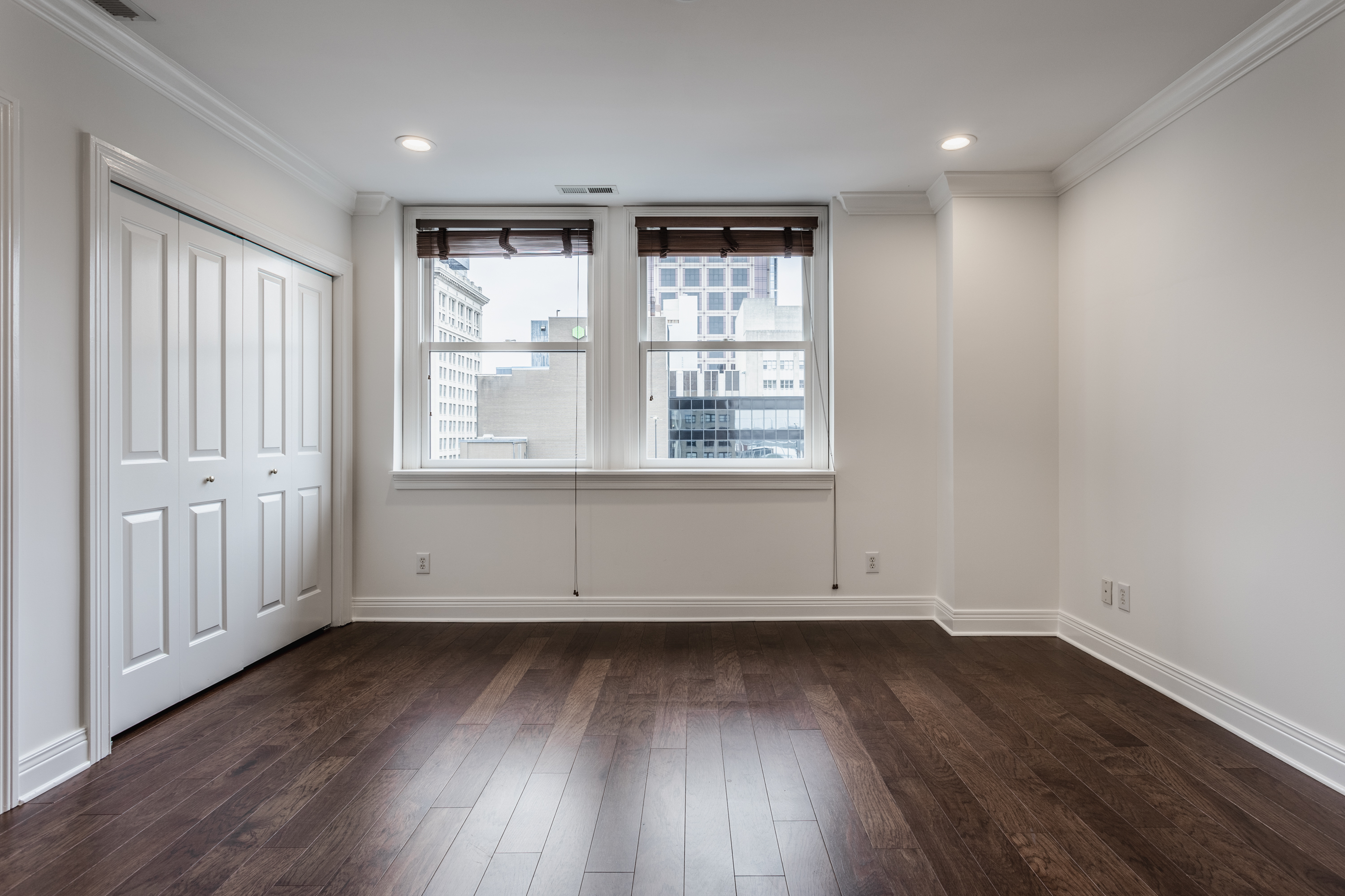 110 E Washington St. #900 Unit: 900