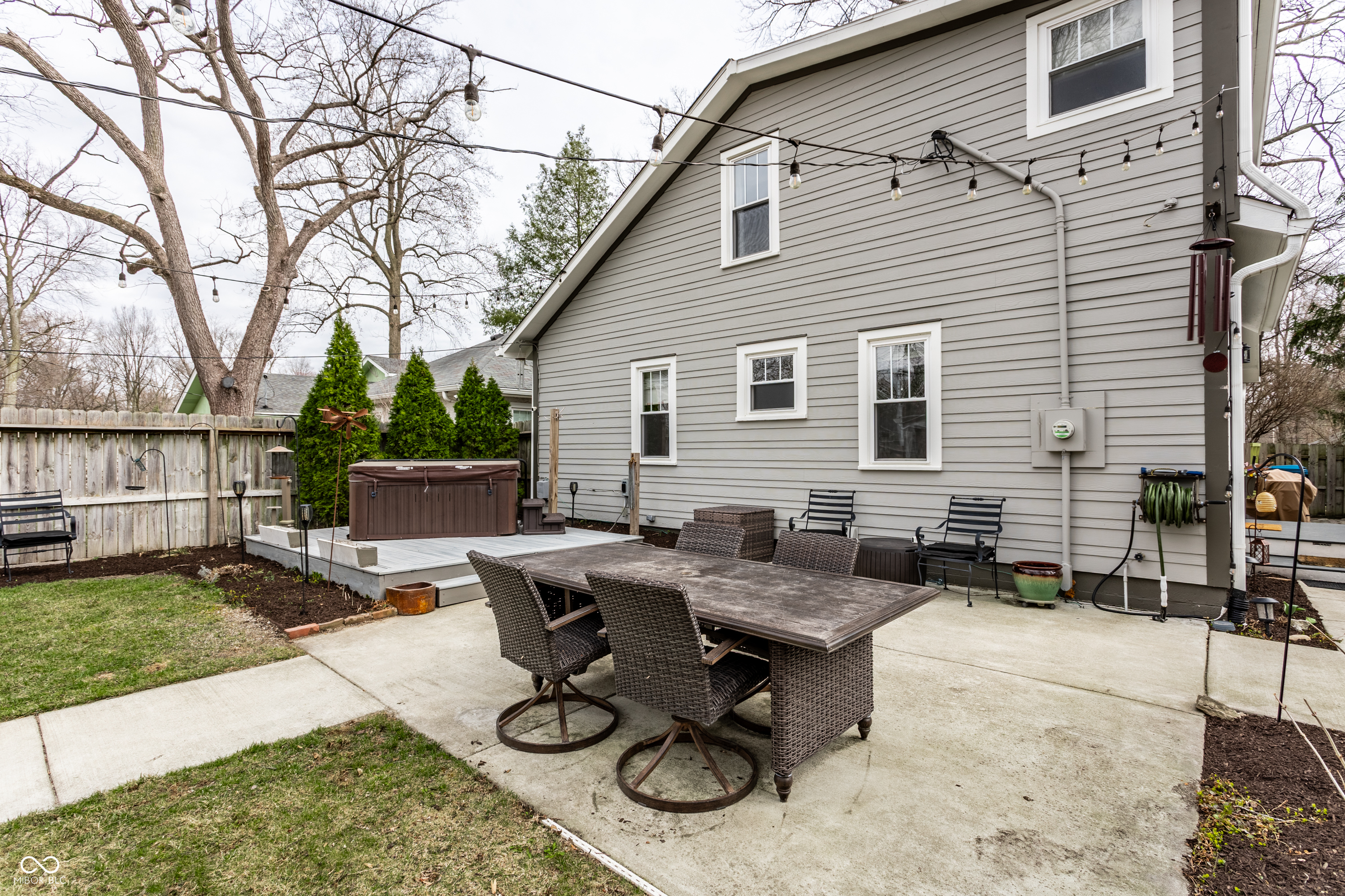 5626 Winthrop Avenue