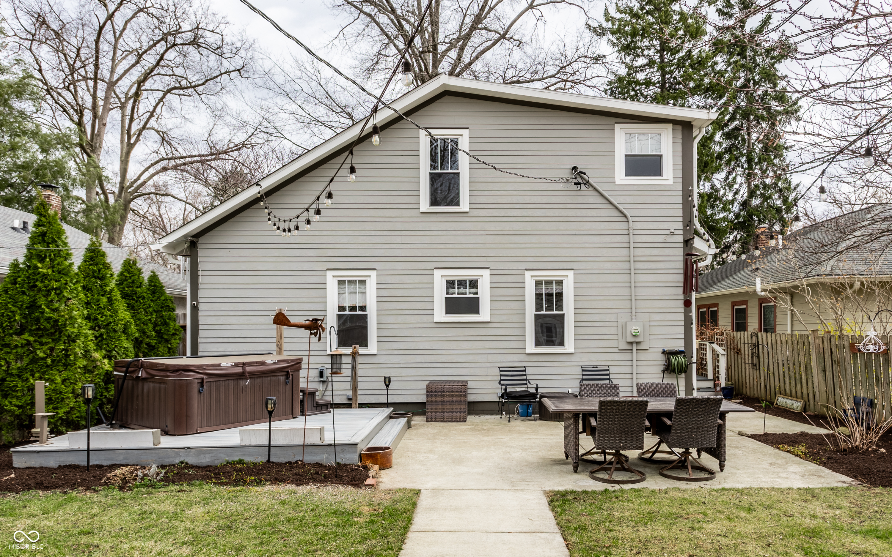 5626 Winthrop Avenue