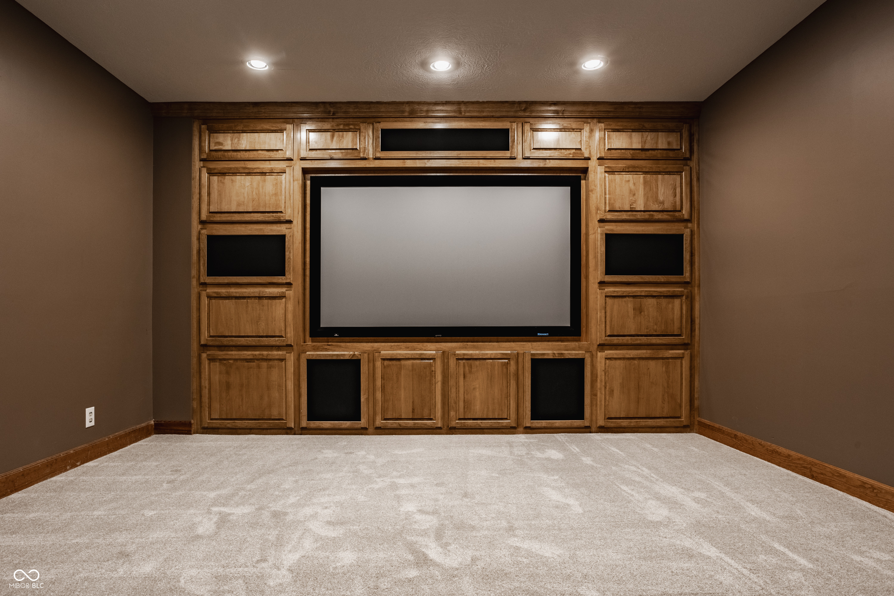 7341 N Washington Boulevard