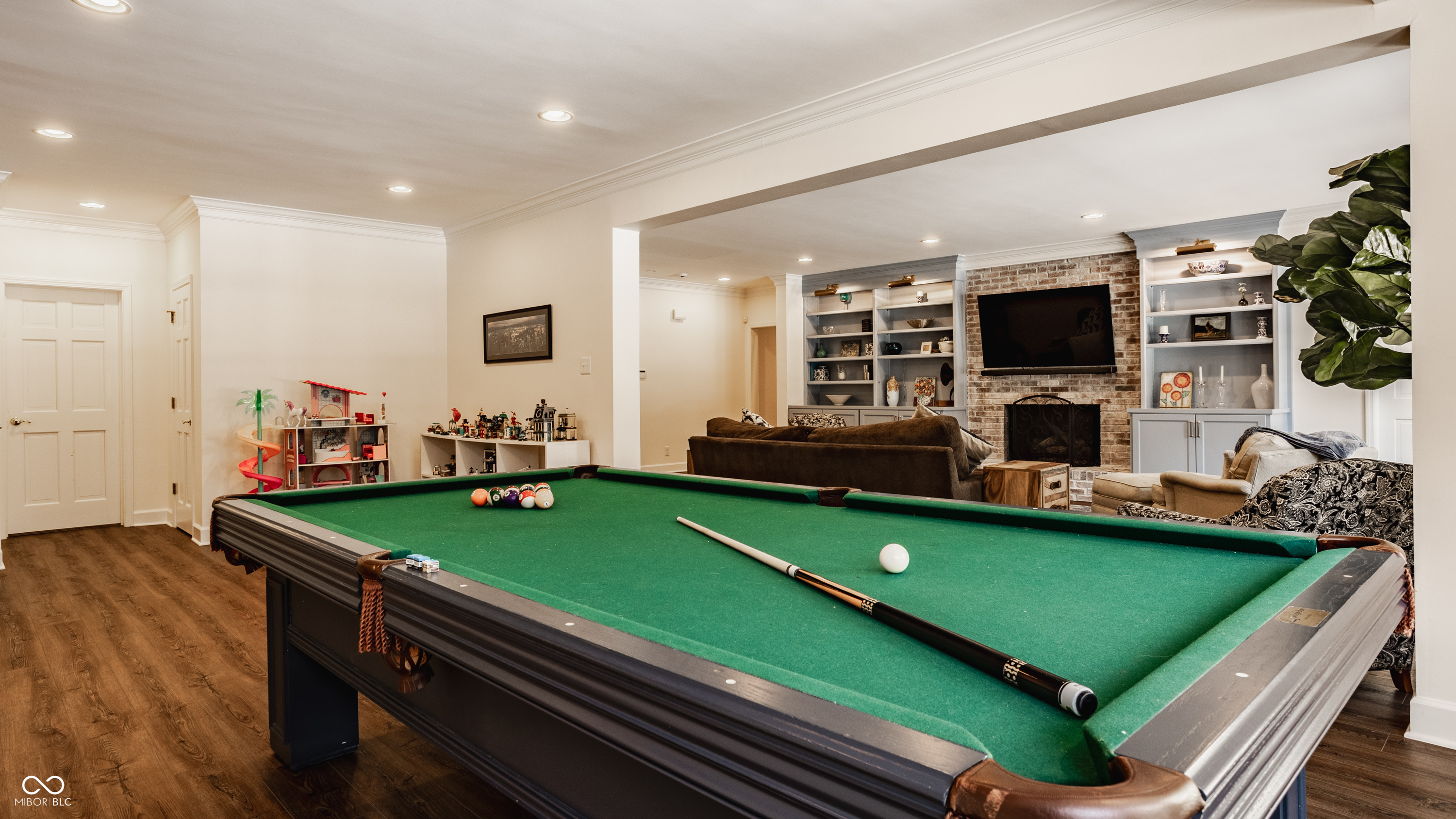 7341 N Washington Boulevard