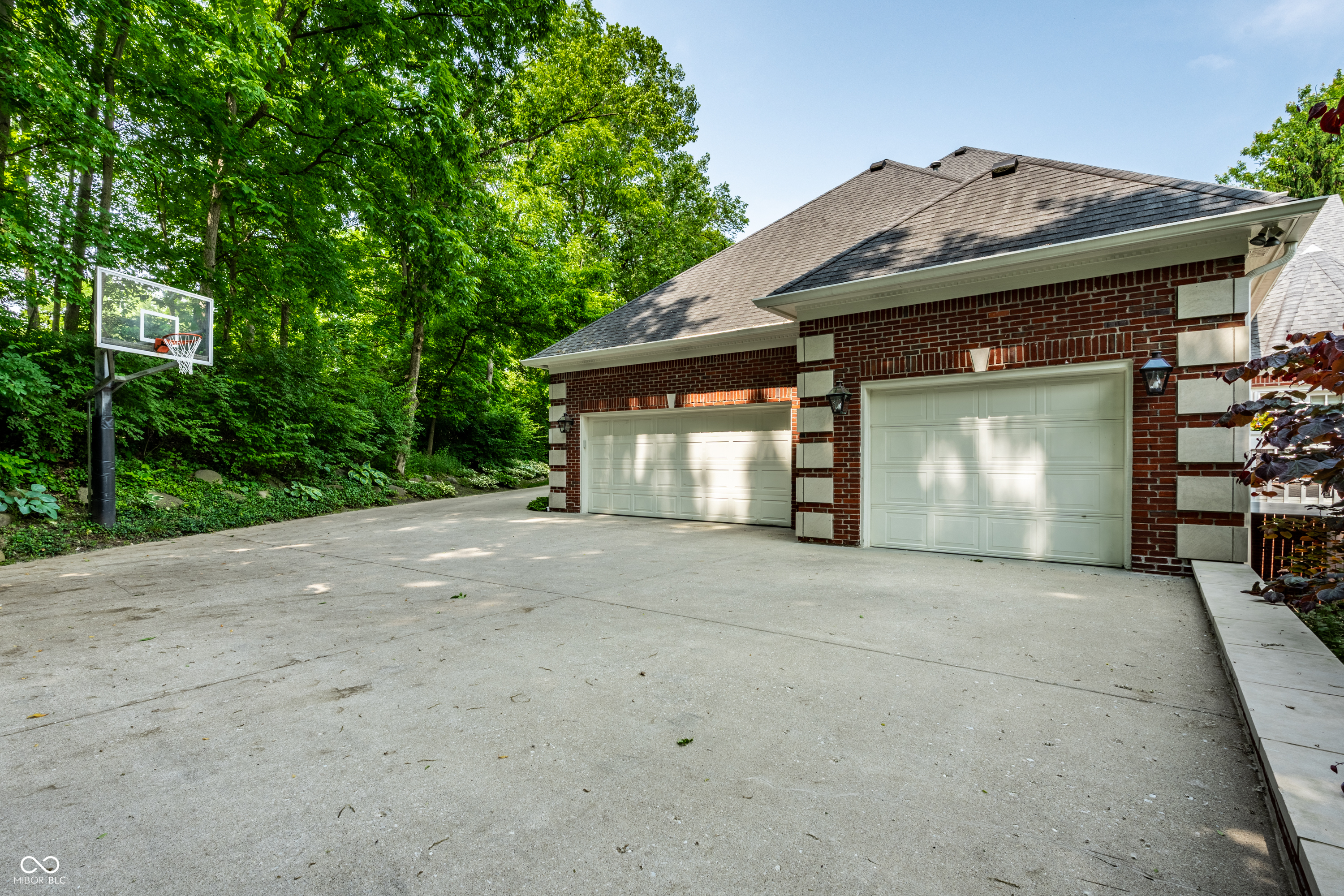 7341 N Washington Boulevard