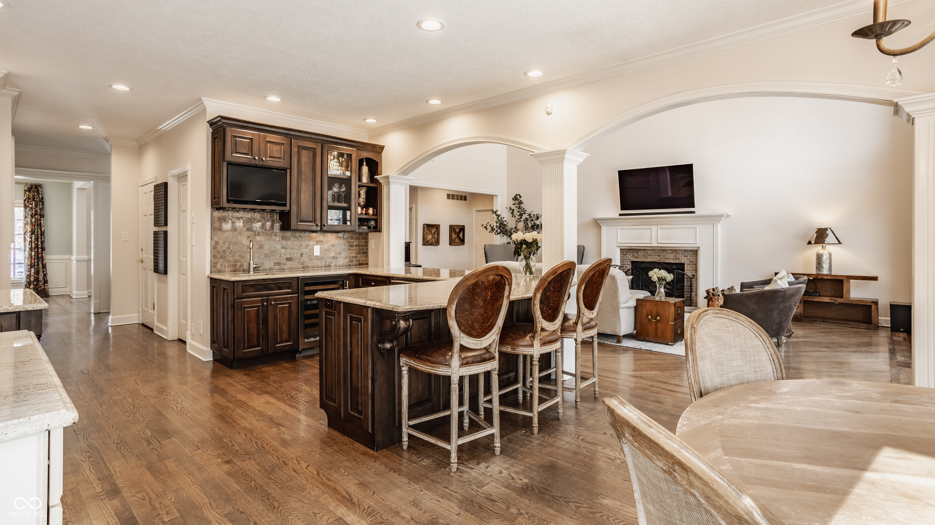 7341 N Washington Boulevard