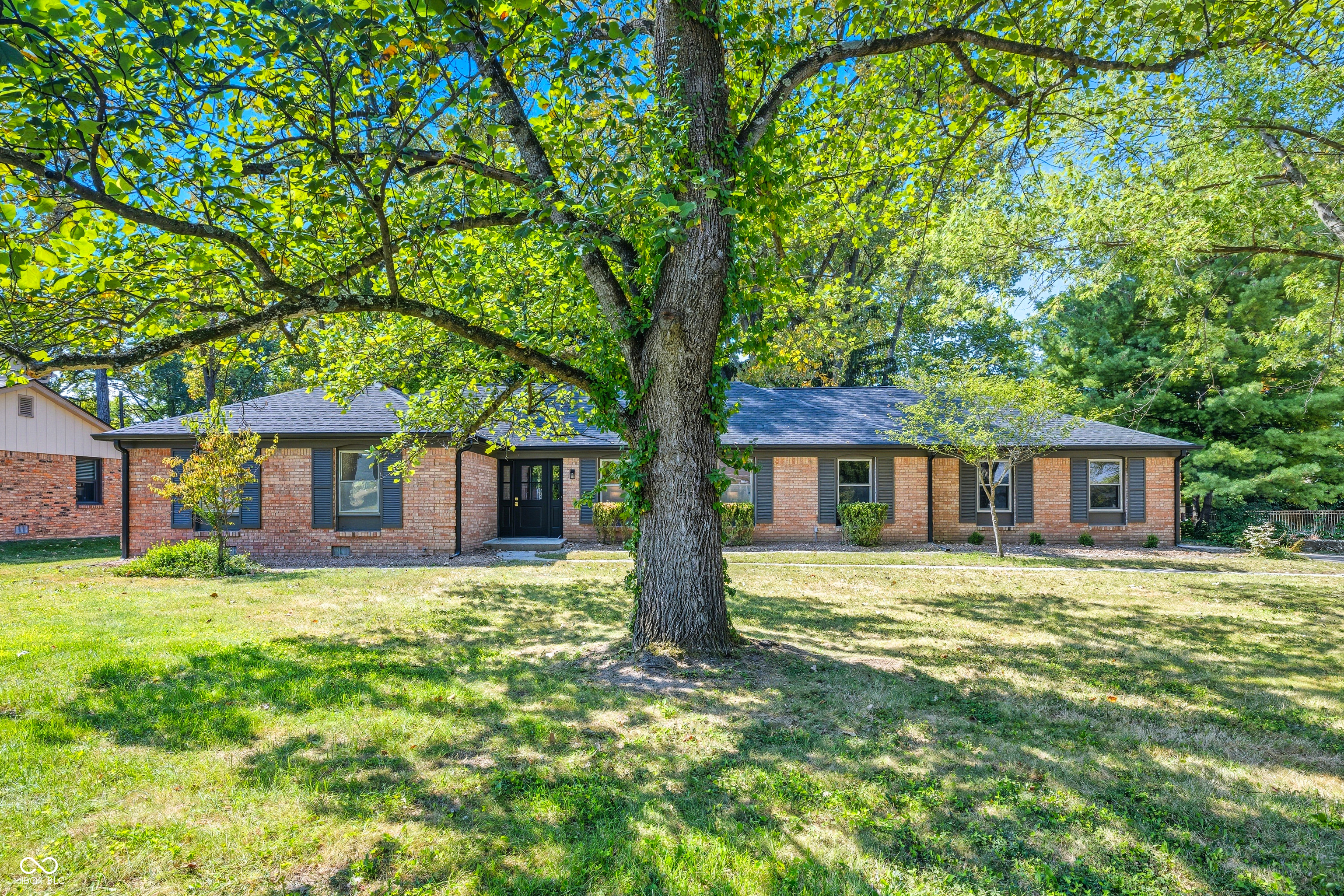 7840 N Whittier Place