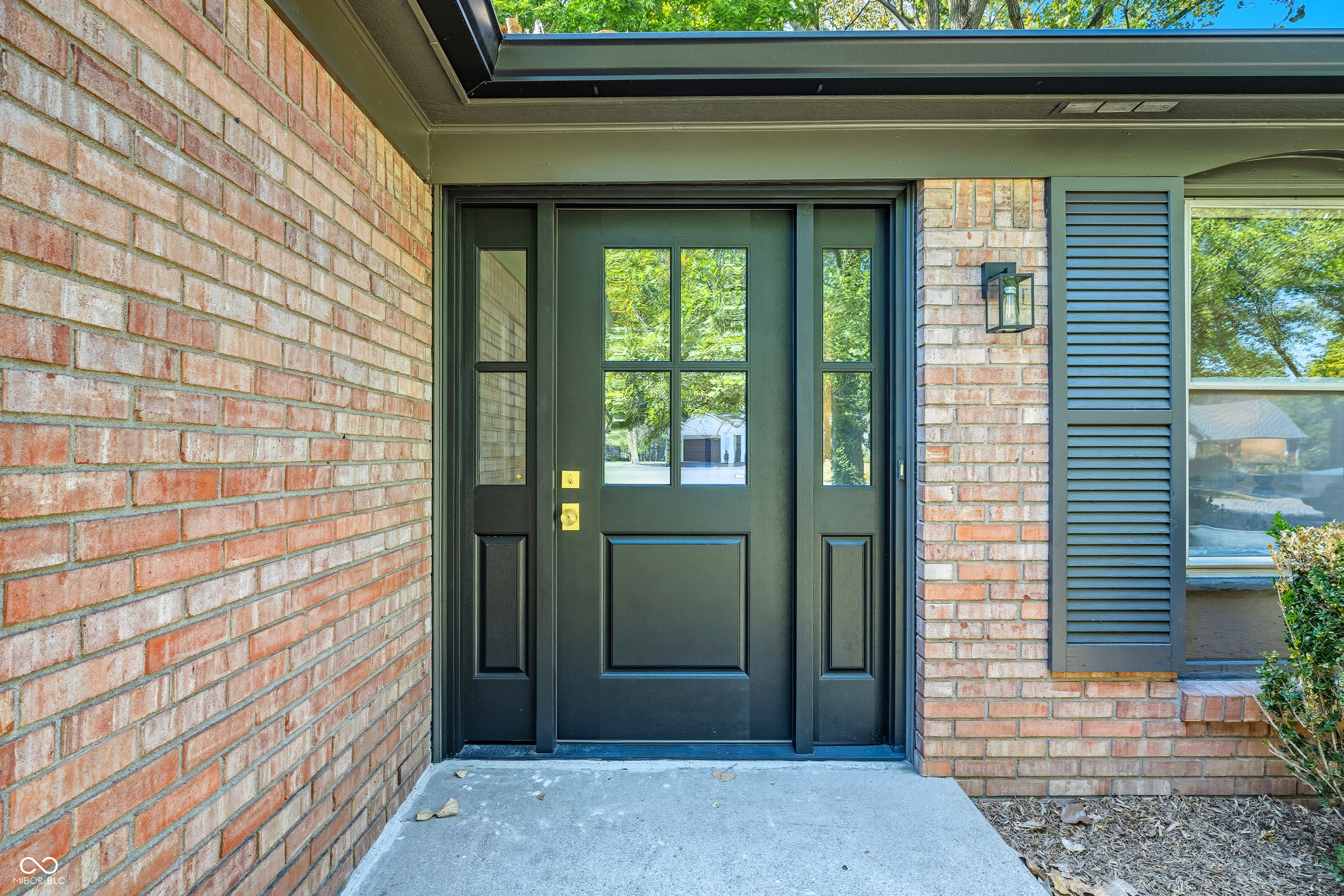 7840 N Whittier Place