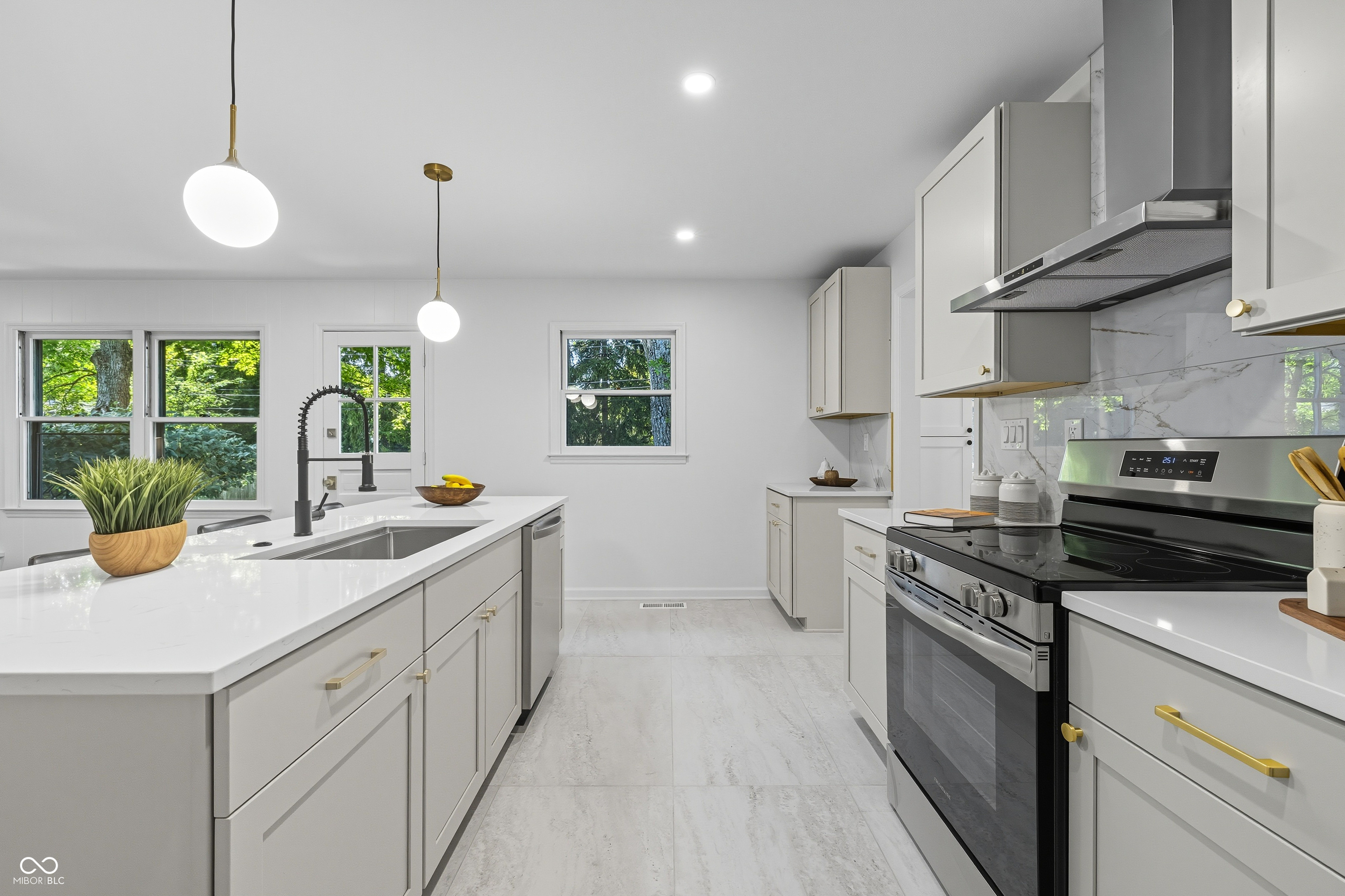 7840 N Whittier Place