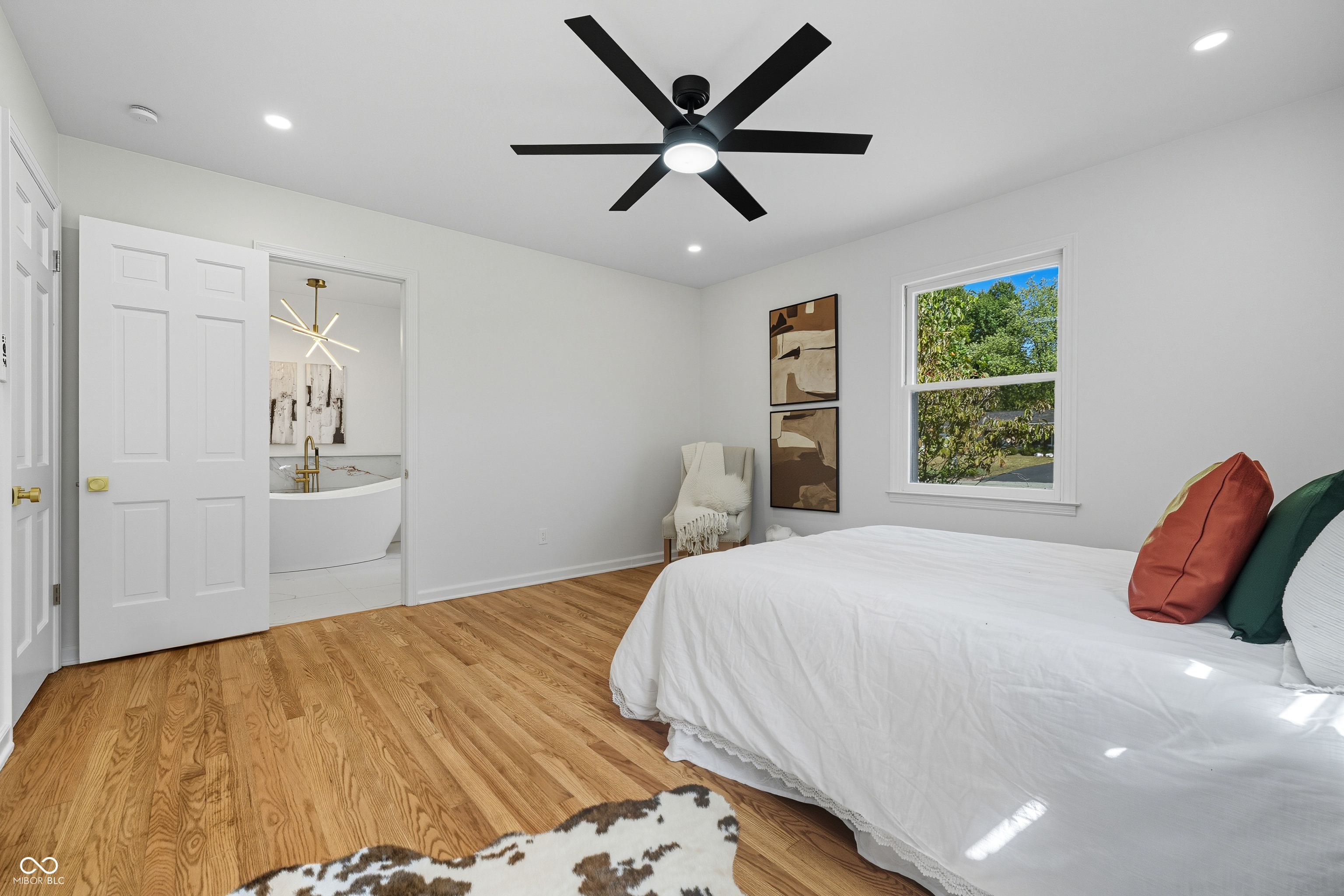 7840 N Whittier Place