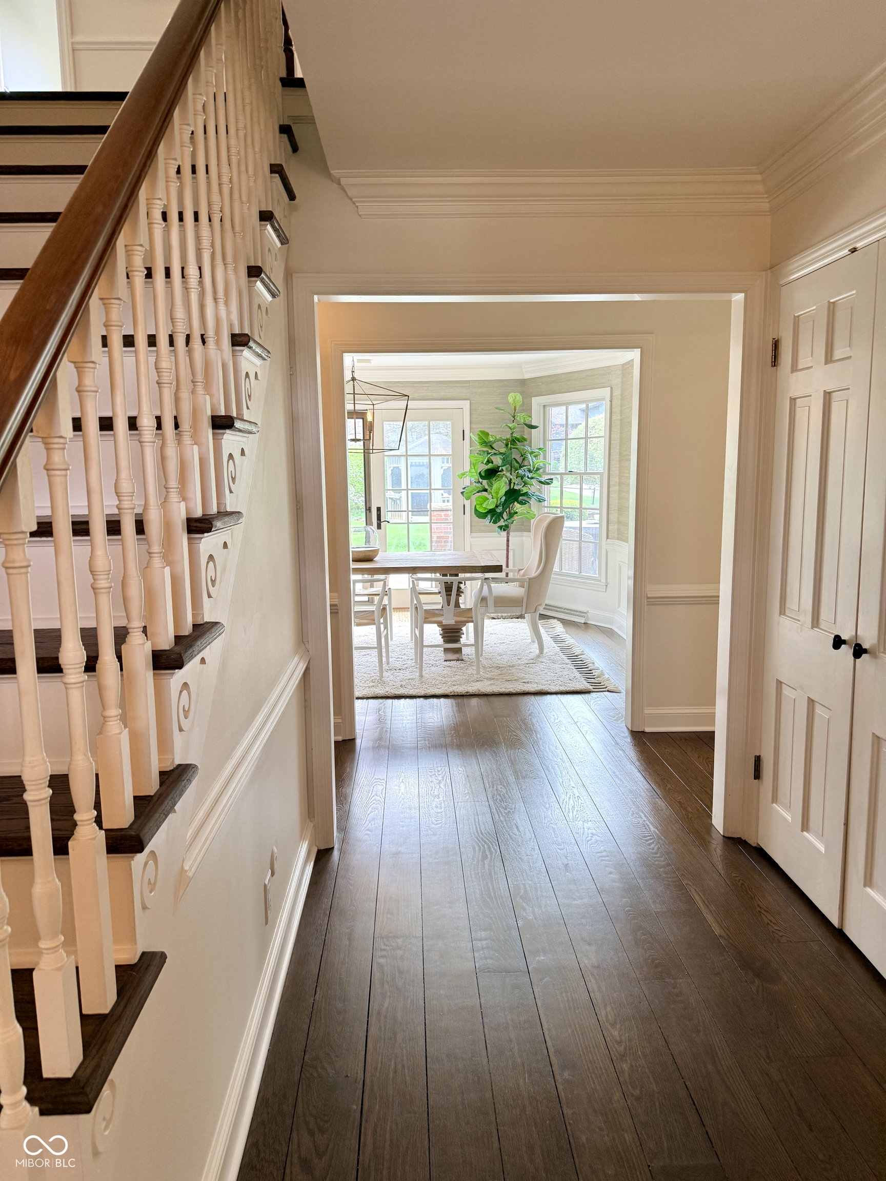 447 Round Hill Road