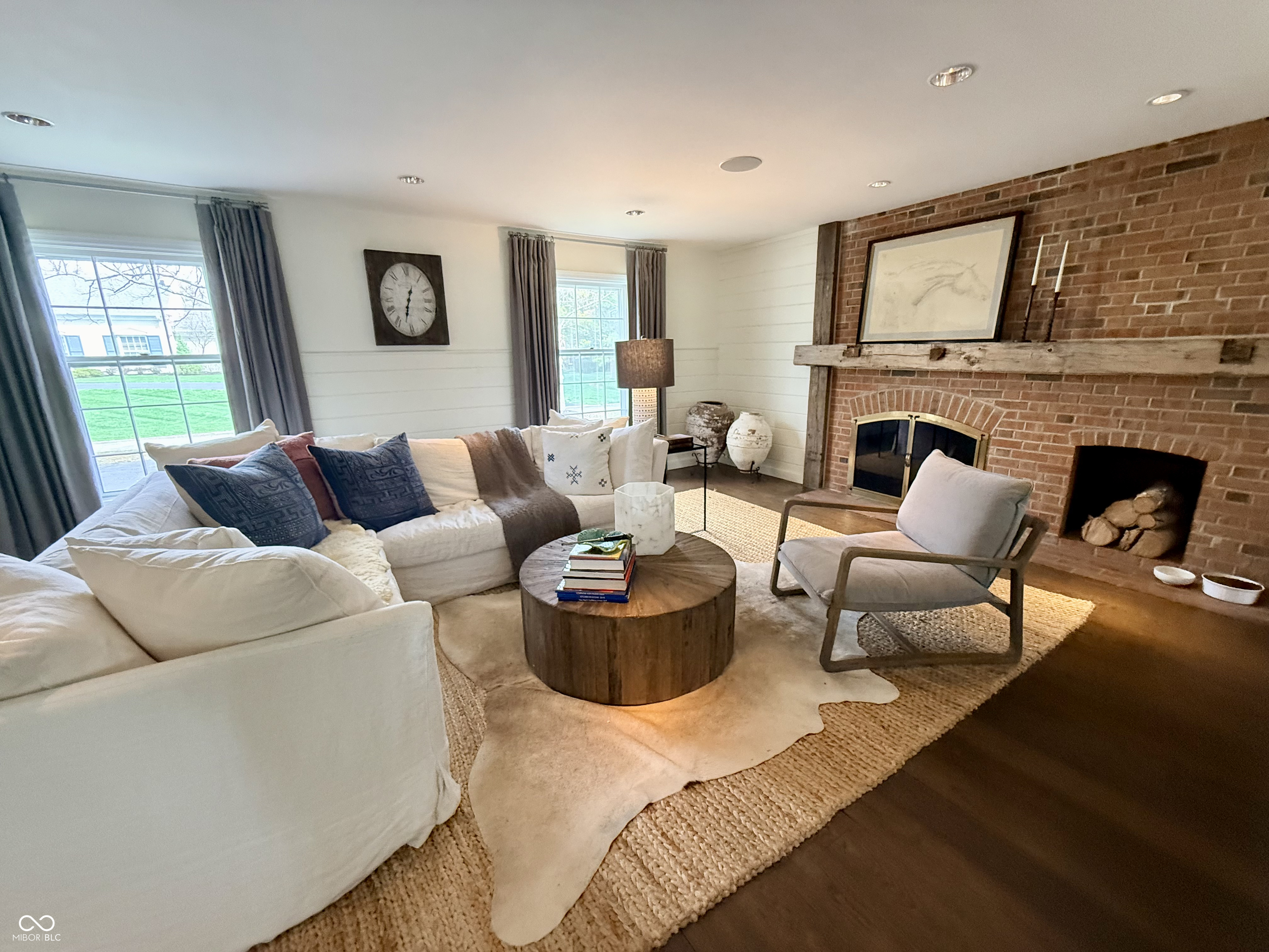 447 Round Hill Road