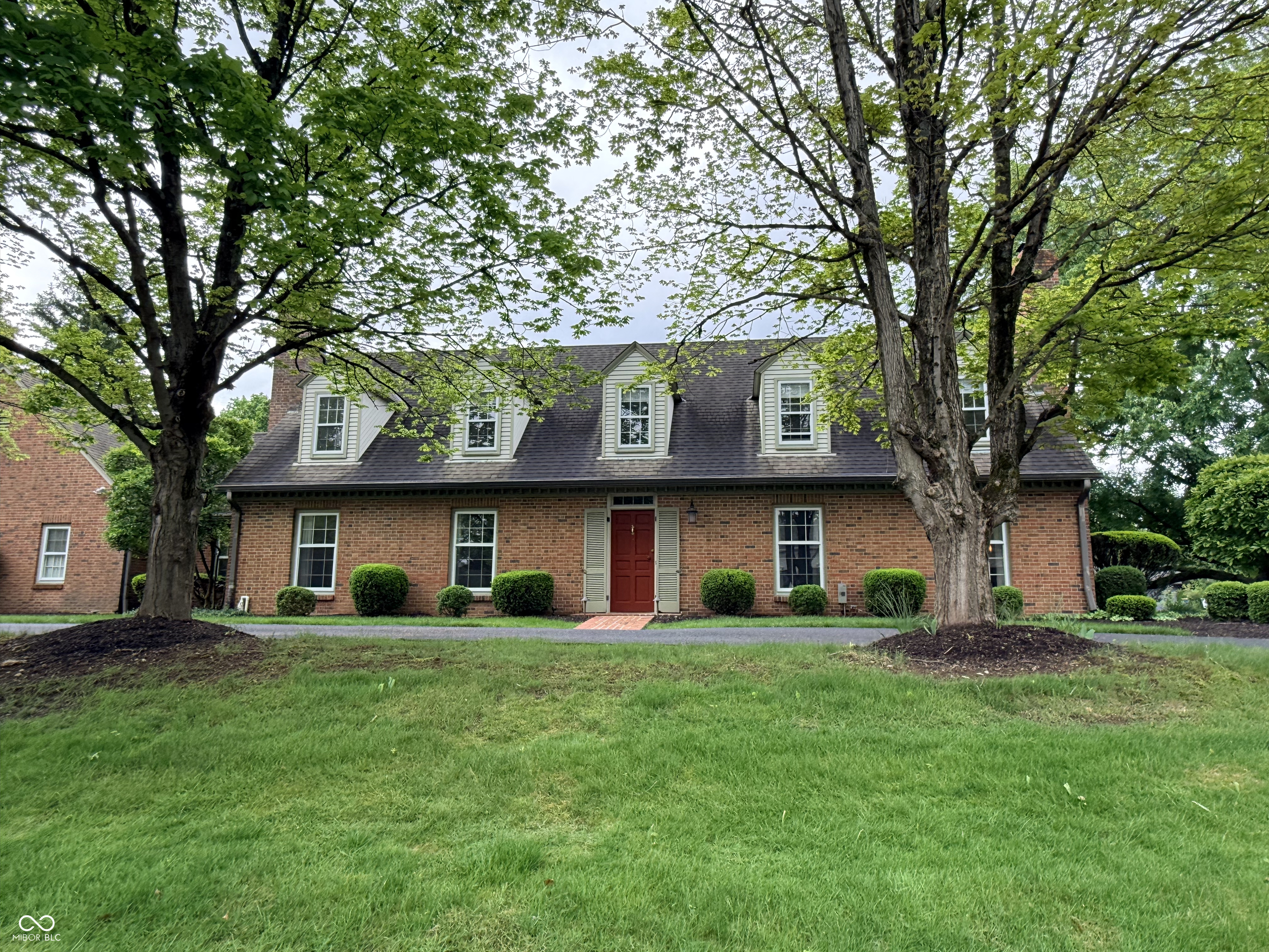 447 Round Hill Road