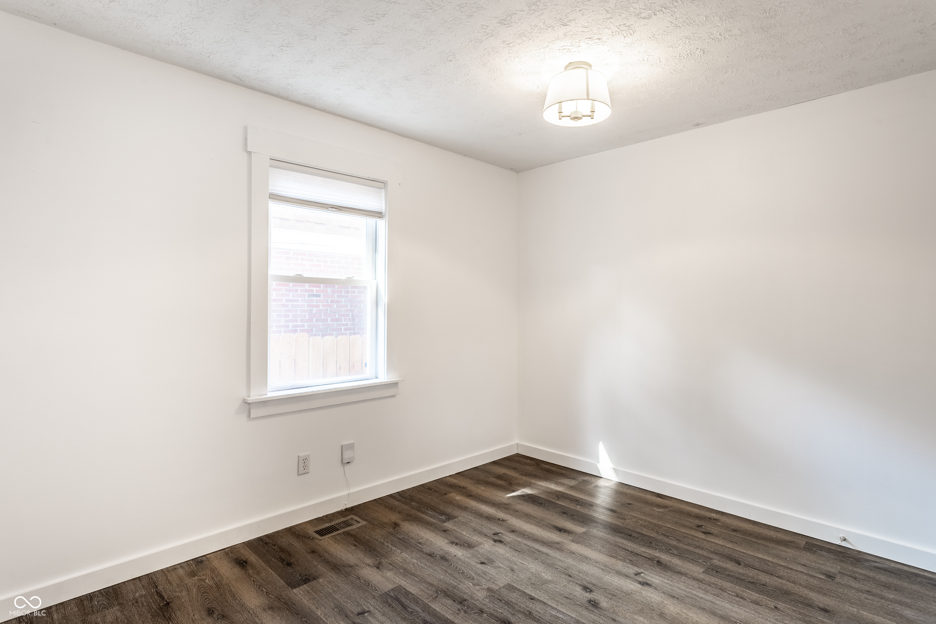 4259 Crittenden