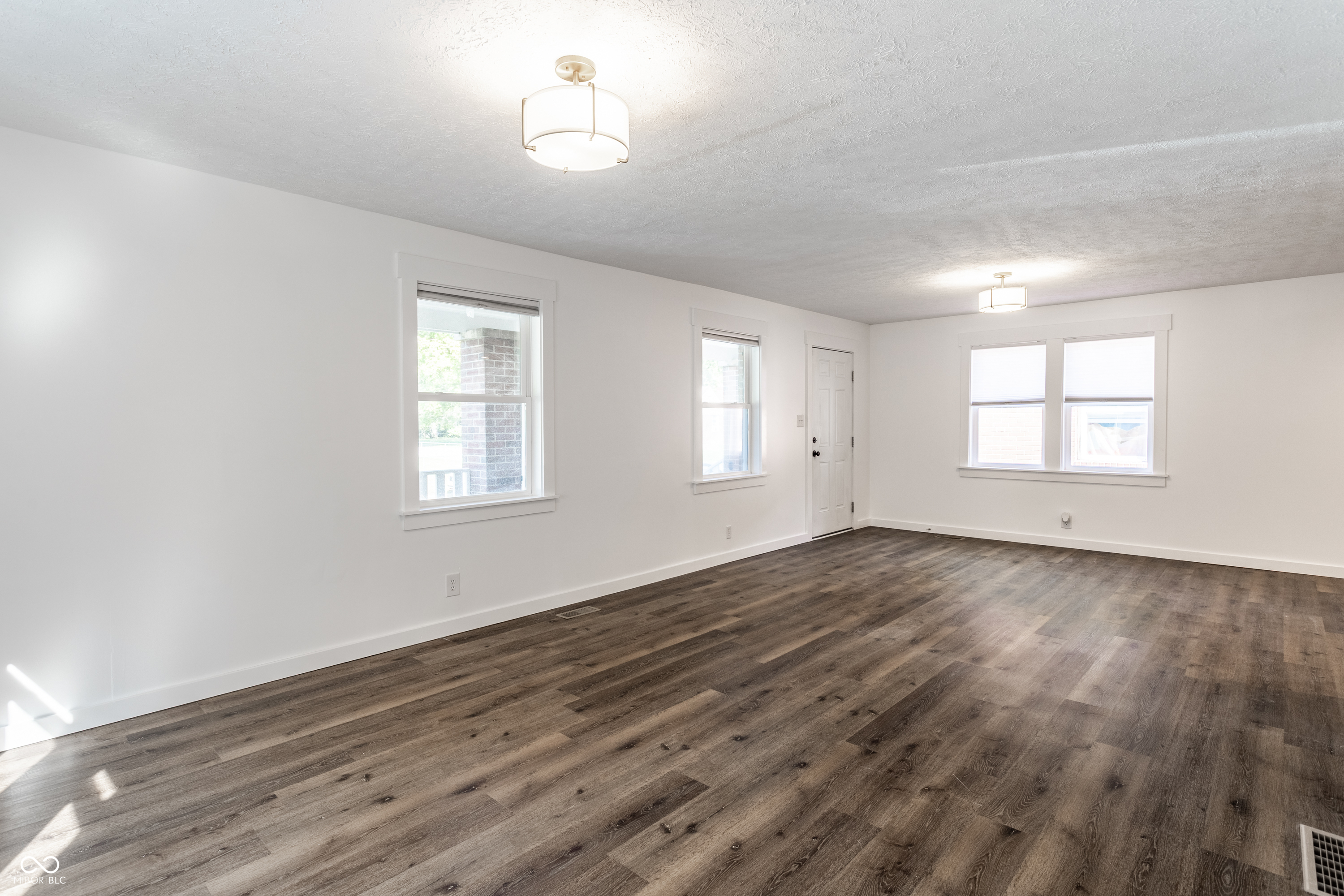 4259 Crittenden