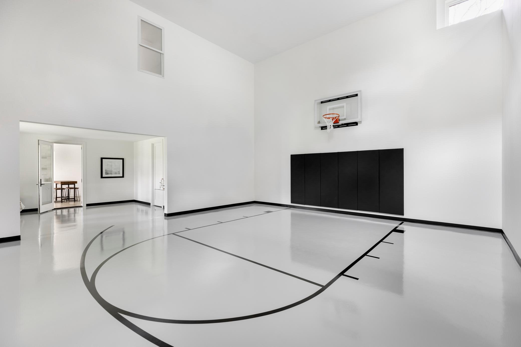 260 Eastwood Court