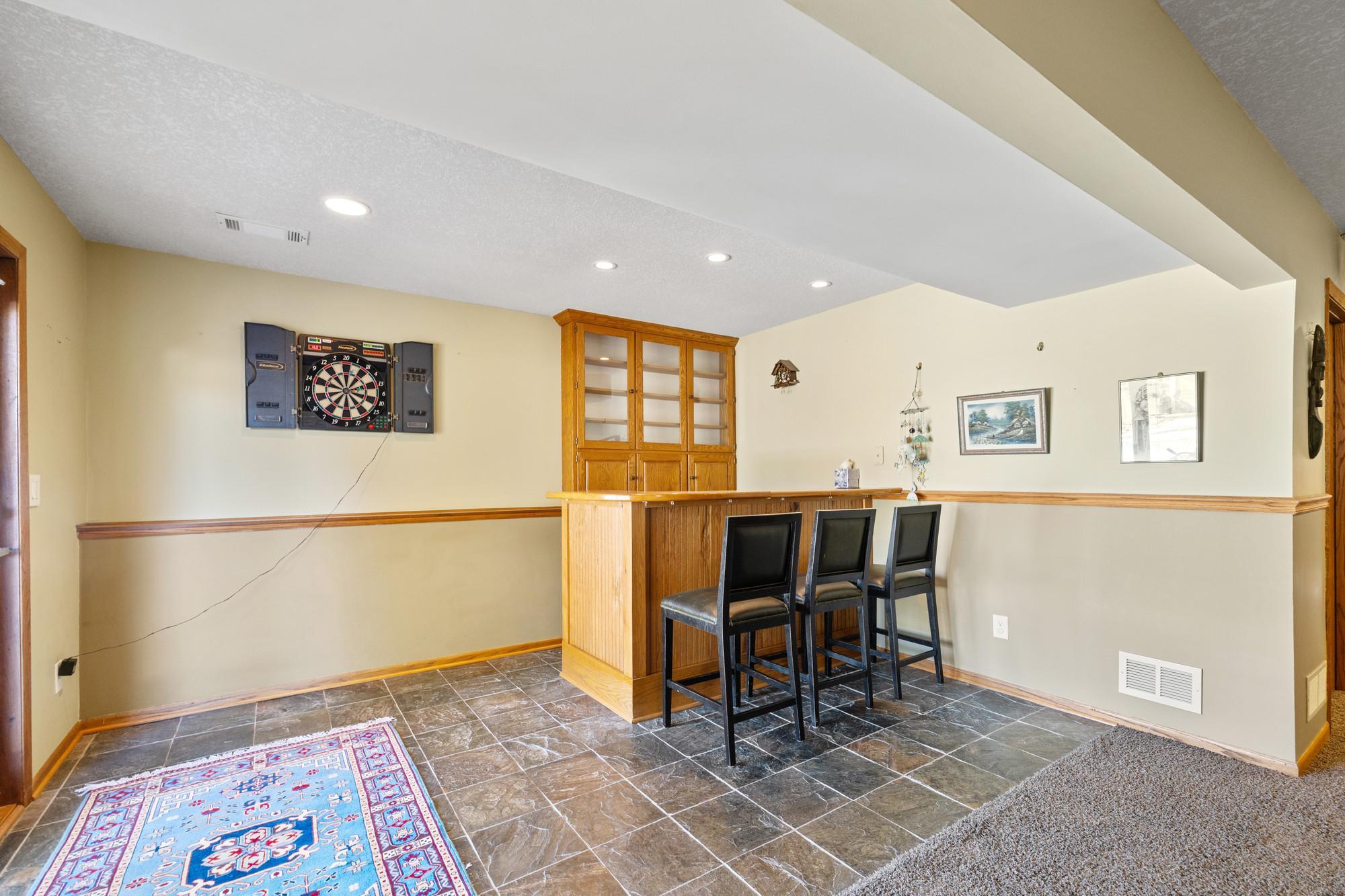 15165 Ellen Circle SE