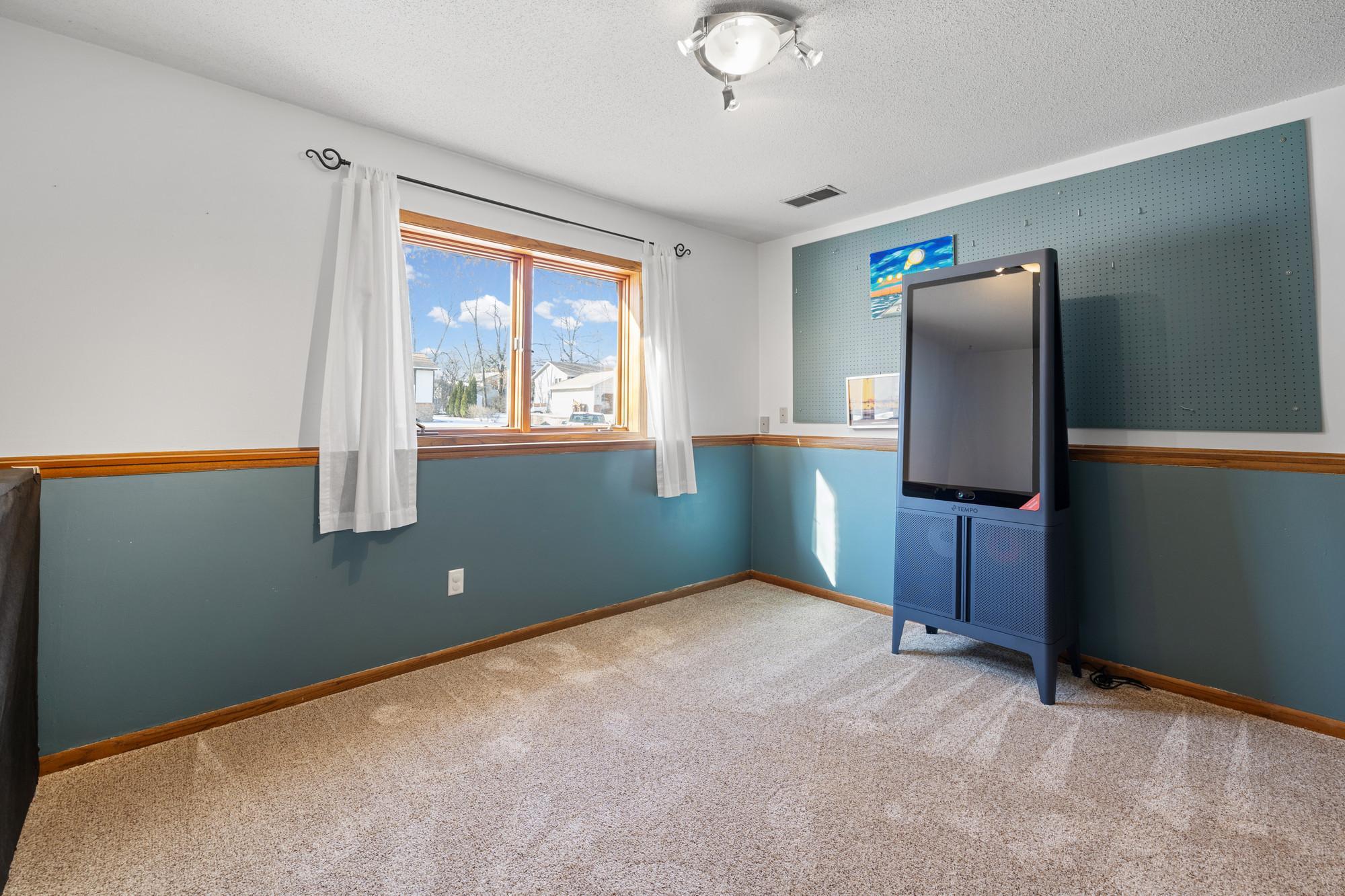 15165 Ellen Circle SE