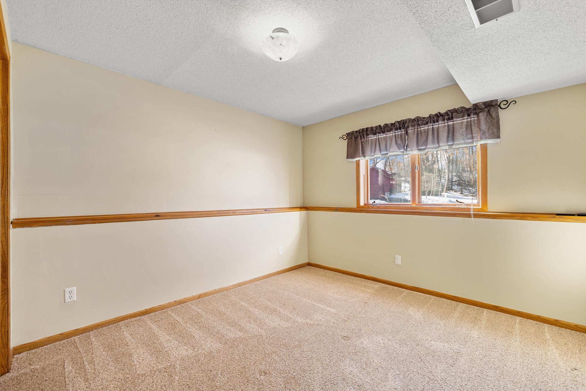 15165 Ellen Circle SE