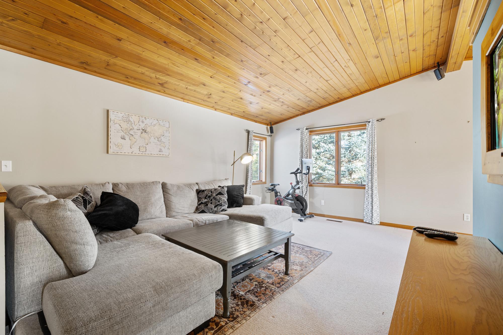 15165 Ellen Circle SE