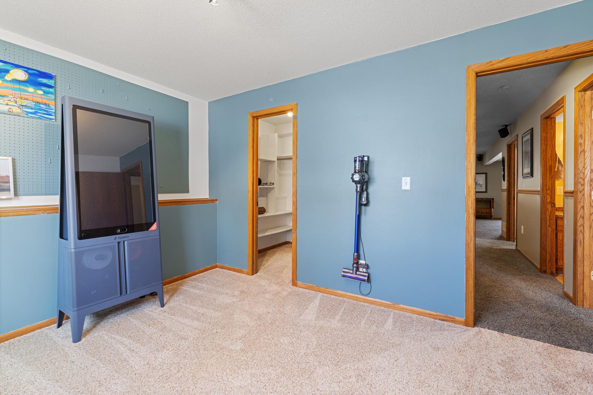 15165 Ellen Circle SE