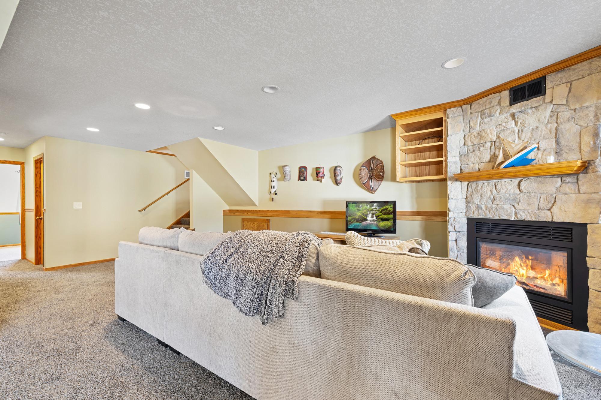 15165 Ellen Circle SE