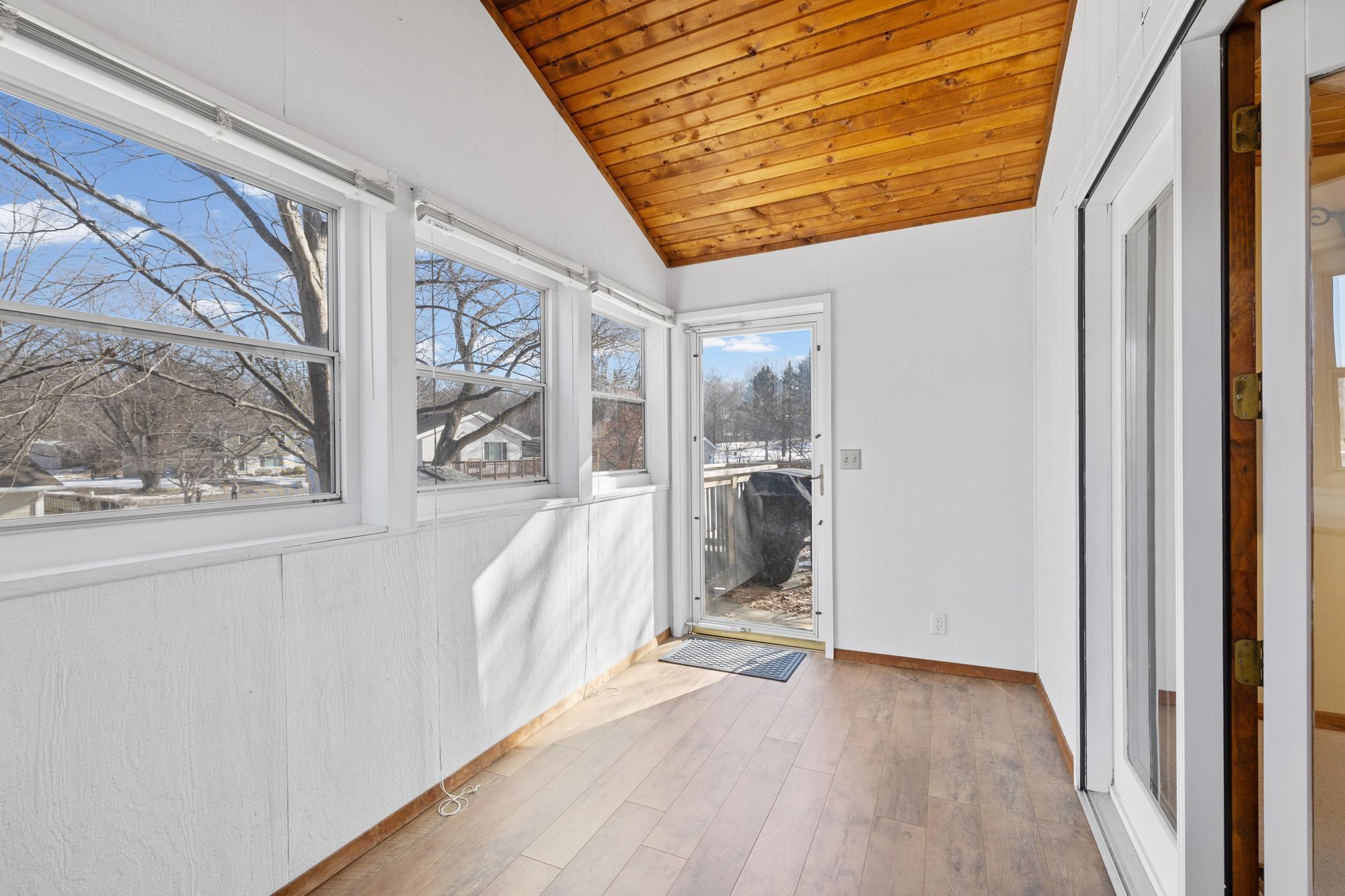 15165 Ellen Circle SE
