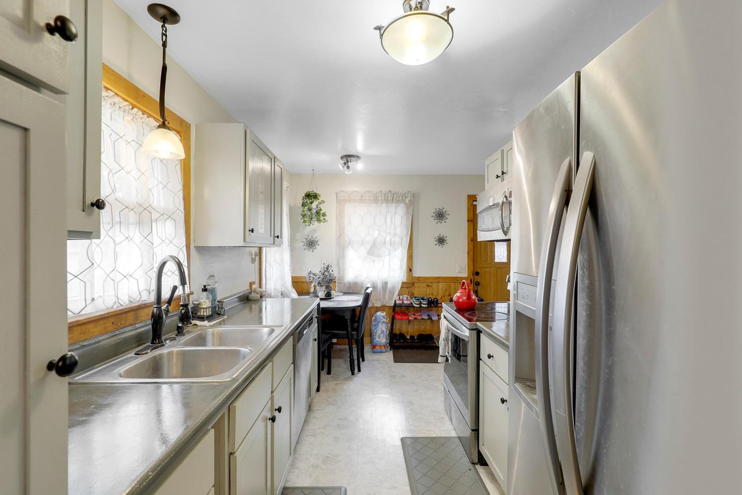 5918 Xerxes Avenue N