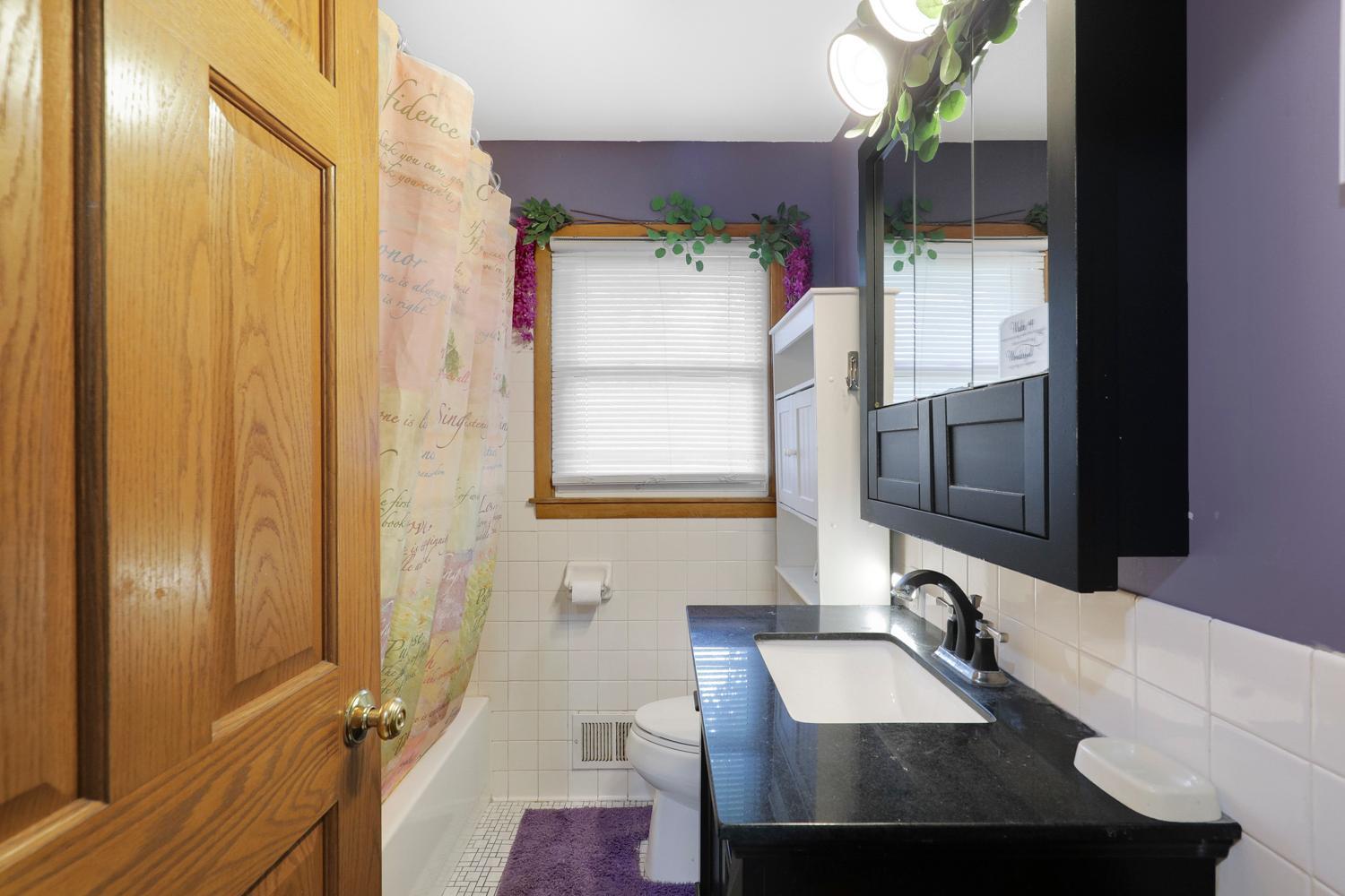 5918 Xerxes Avenue N