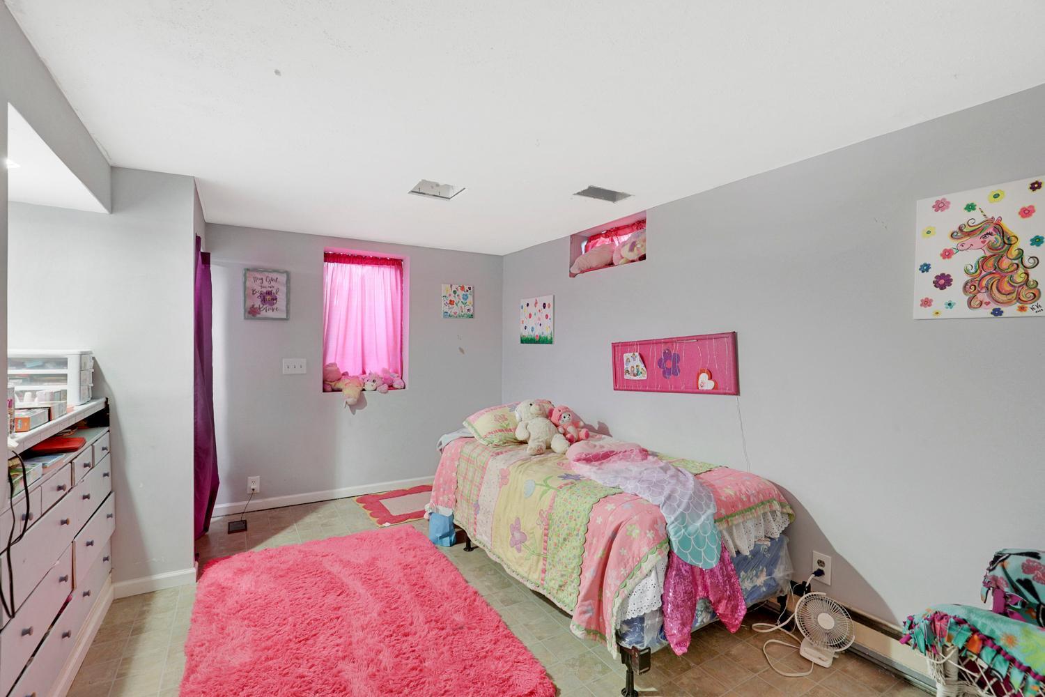 5918 Xerxes Avenue N