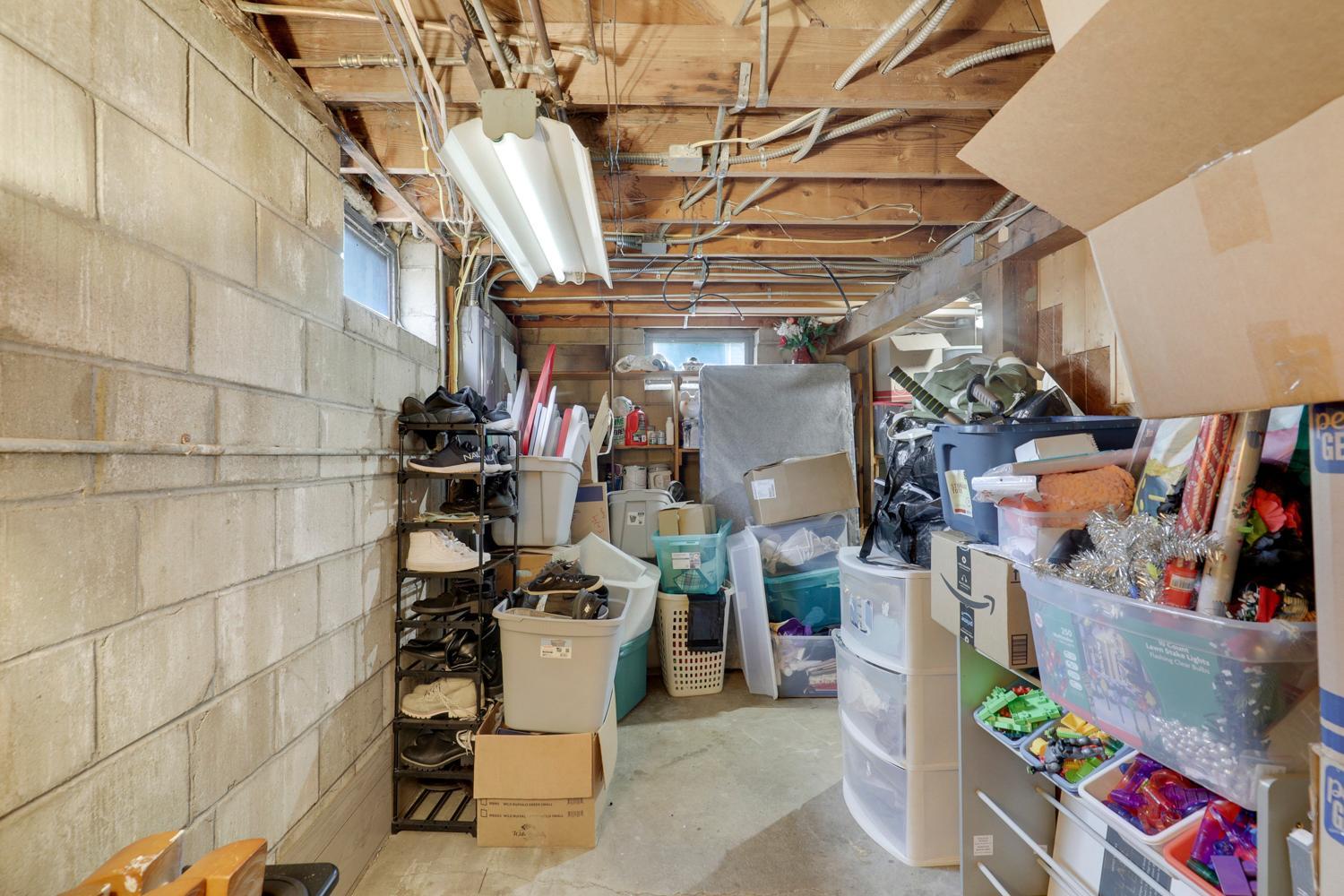 5918 Xerxes Avenue N