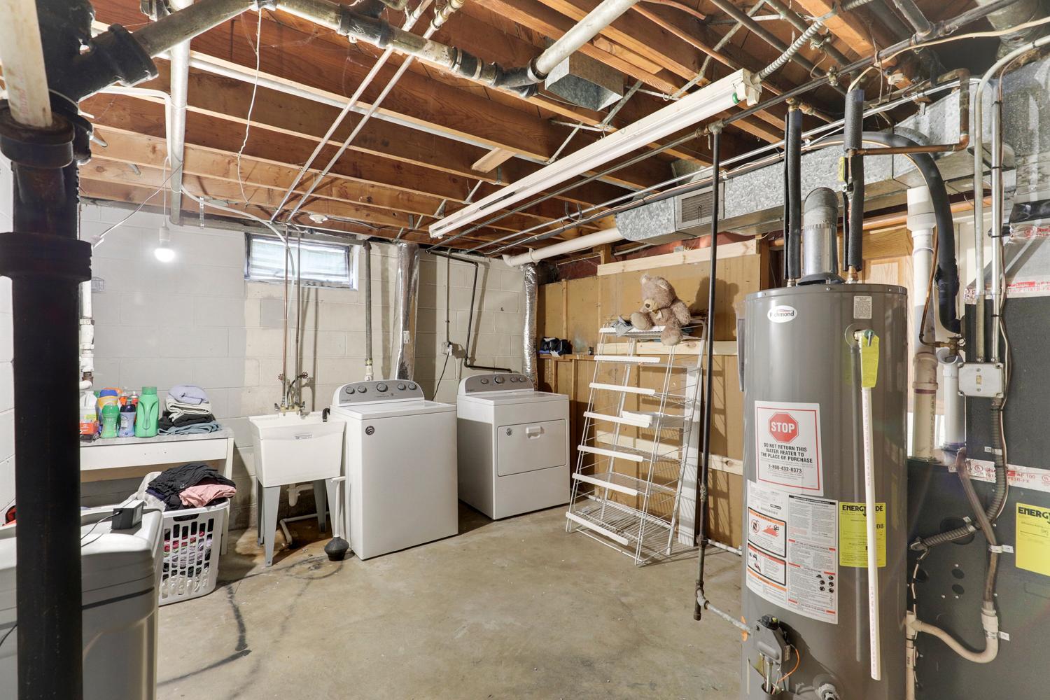 5918 Xerxes Avenue N