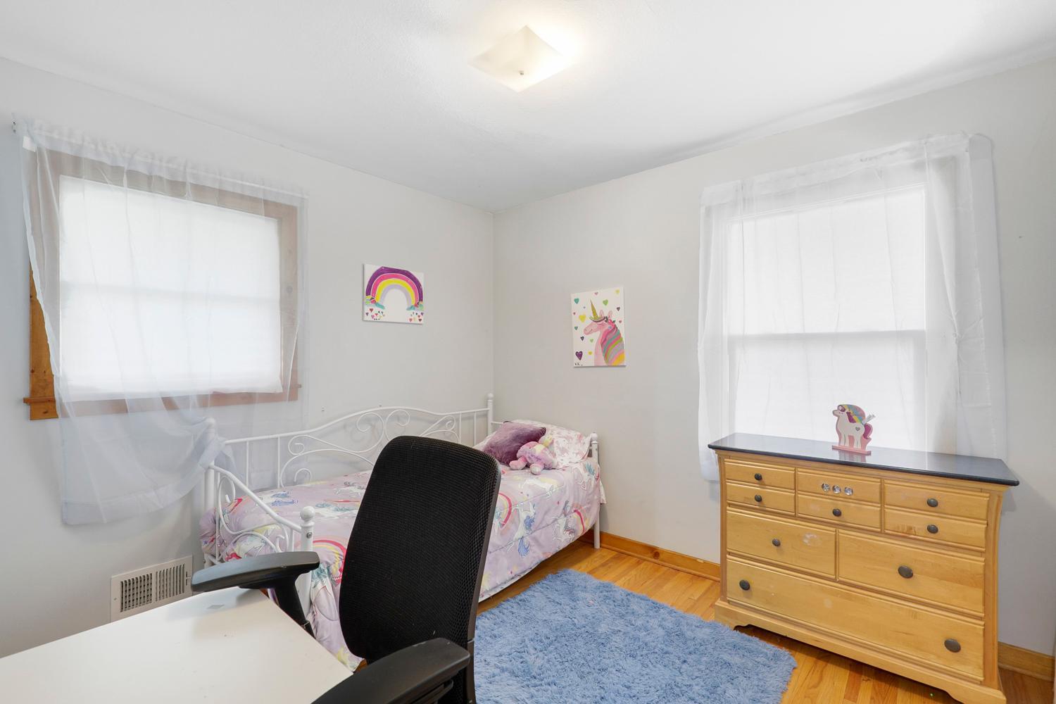 5918 Xerxes Avenue N