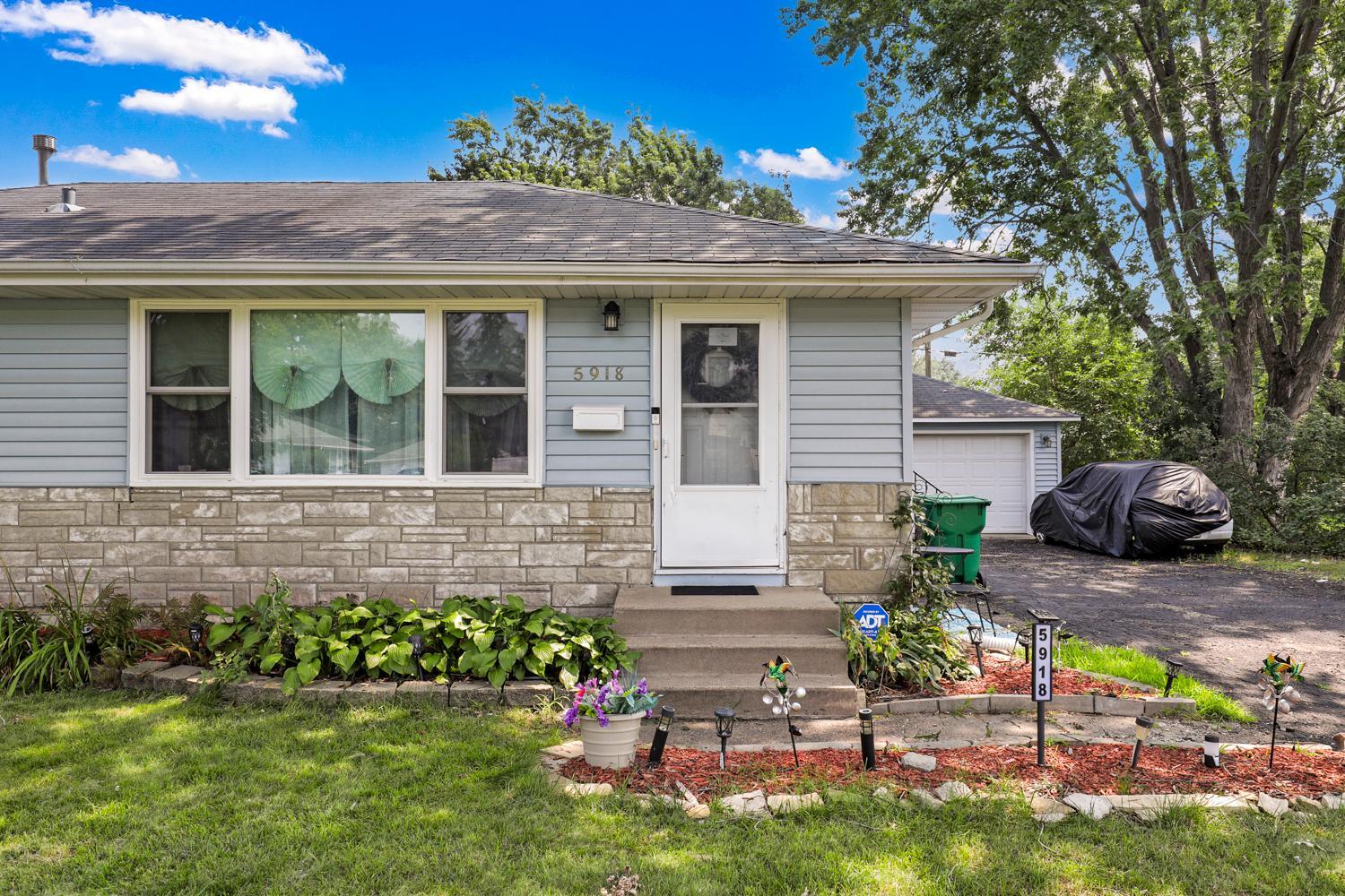 5918 Xerxes Avenue N