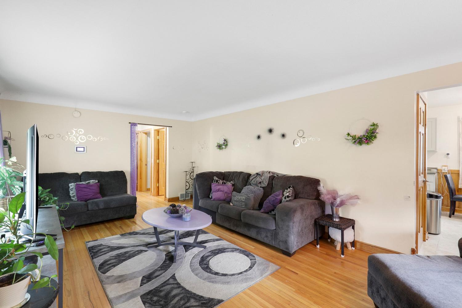 5918 Xerxes Avenue N