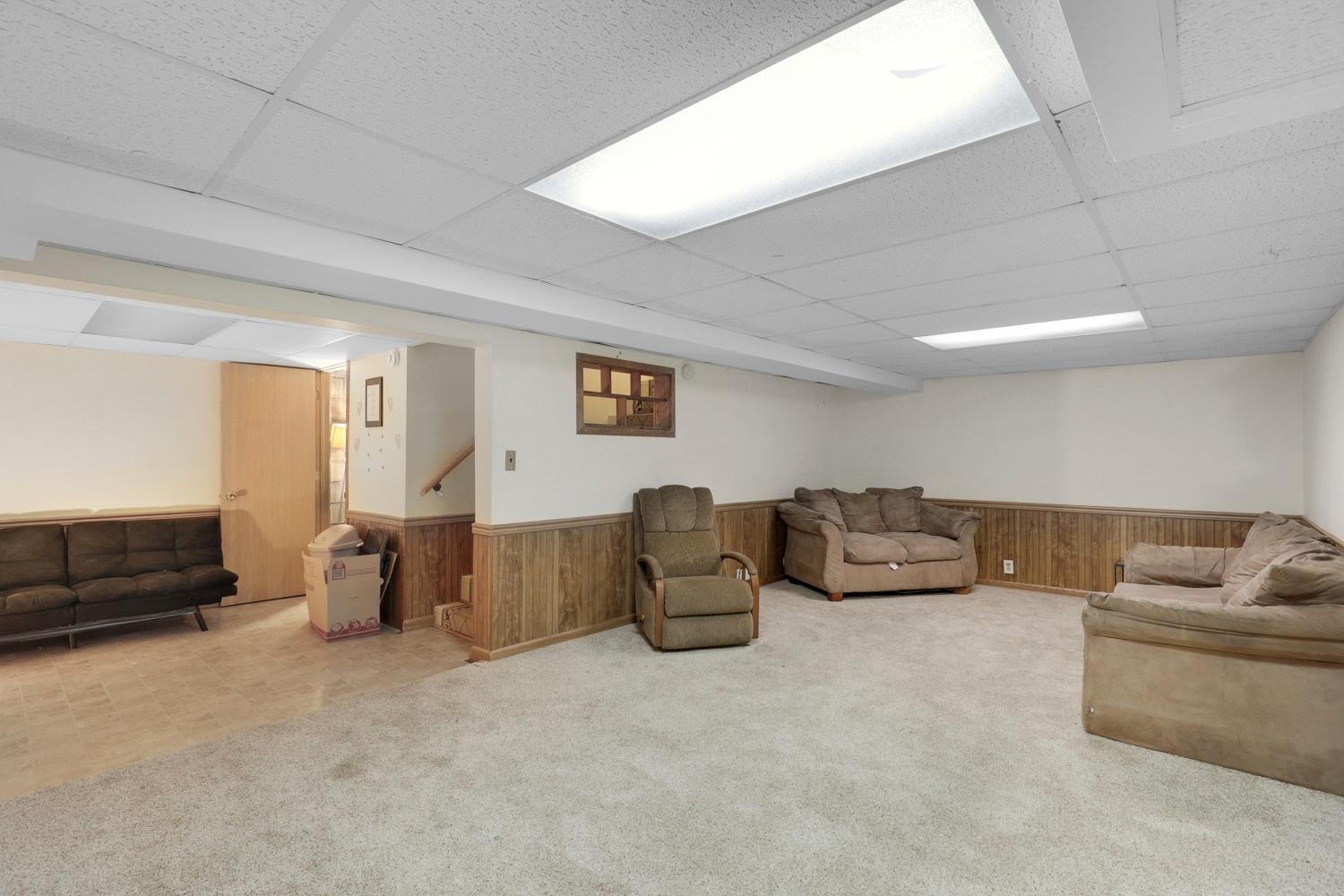 5918 Xerxes Avenue N